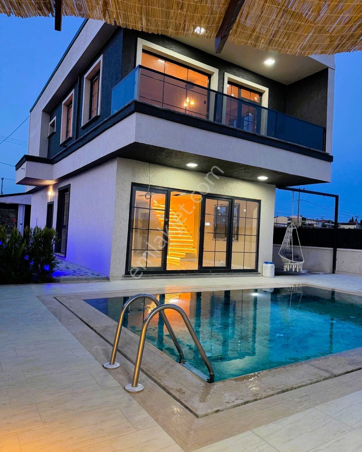 Yeniçiftlik'de Denize 200 Metre Mesafede Havuzlu Müstakil Lüks Villa - Görsel 4