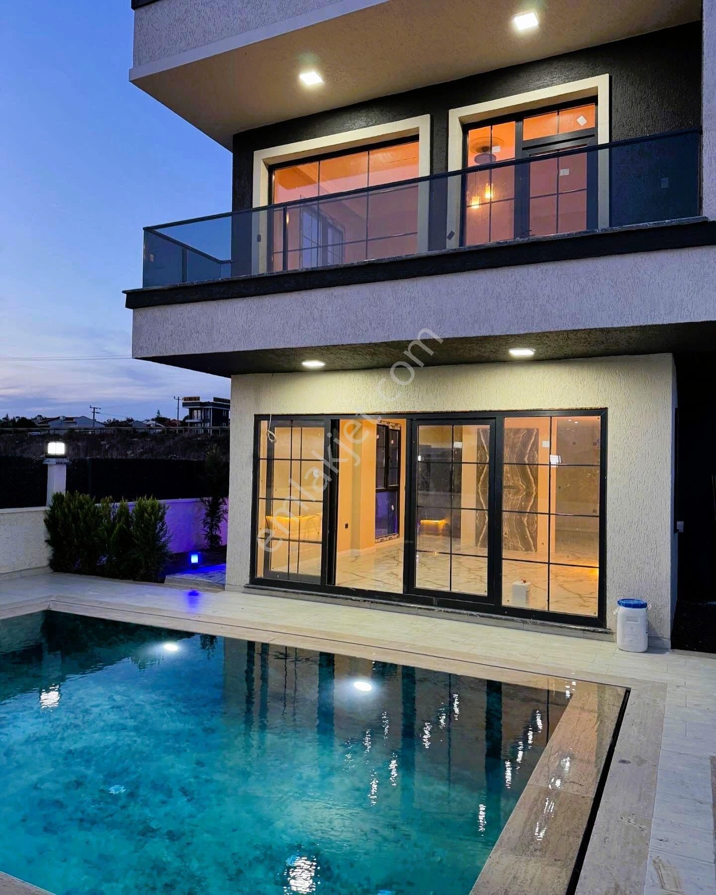 Yeniçiftlik'de Denize 200 Metre Mesafede Havuzlu Müstakil Lüks Villa - Görsel 6