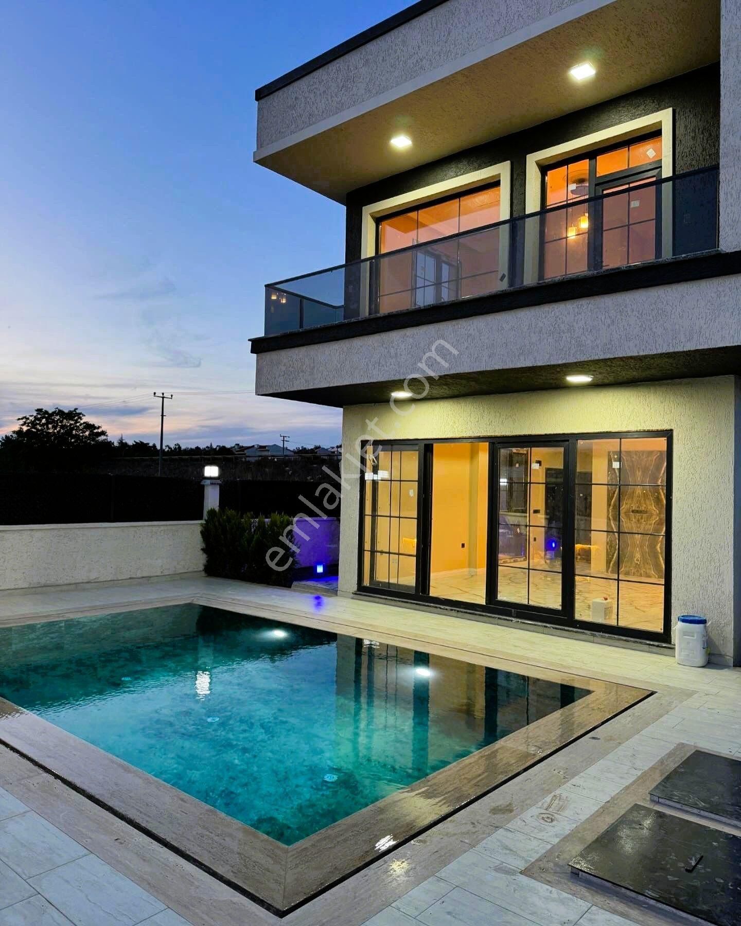 Yeniçiftlik'de Denize 200 Metre Mesafede Havuzlu Müstakil Lüks Villa - Görsel 7