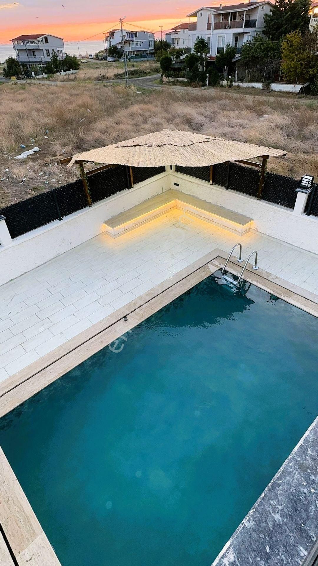 Yeniçiftlik'de Denize 200 Metre Mesafede Havuzlu Müstakil Lüks Villa - Görsel 26