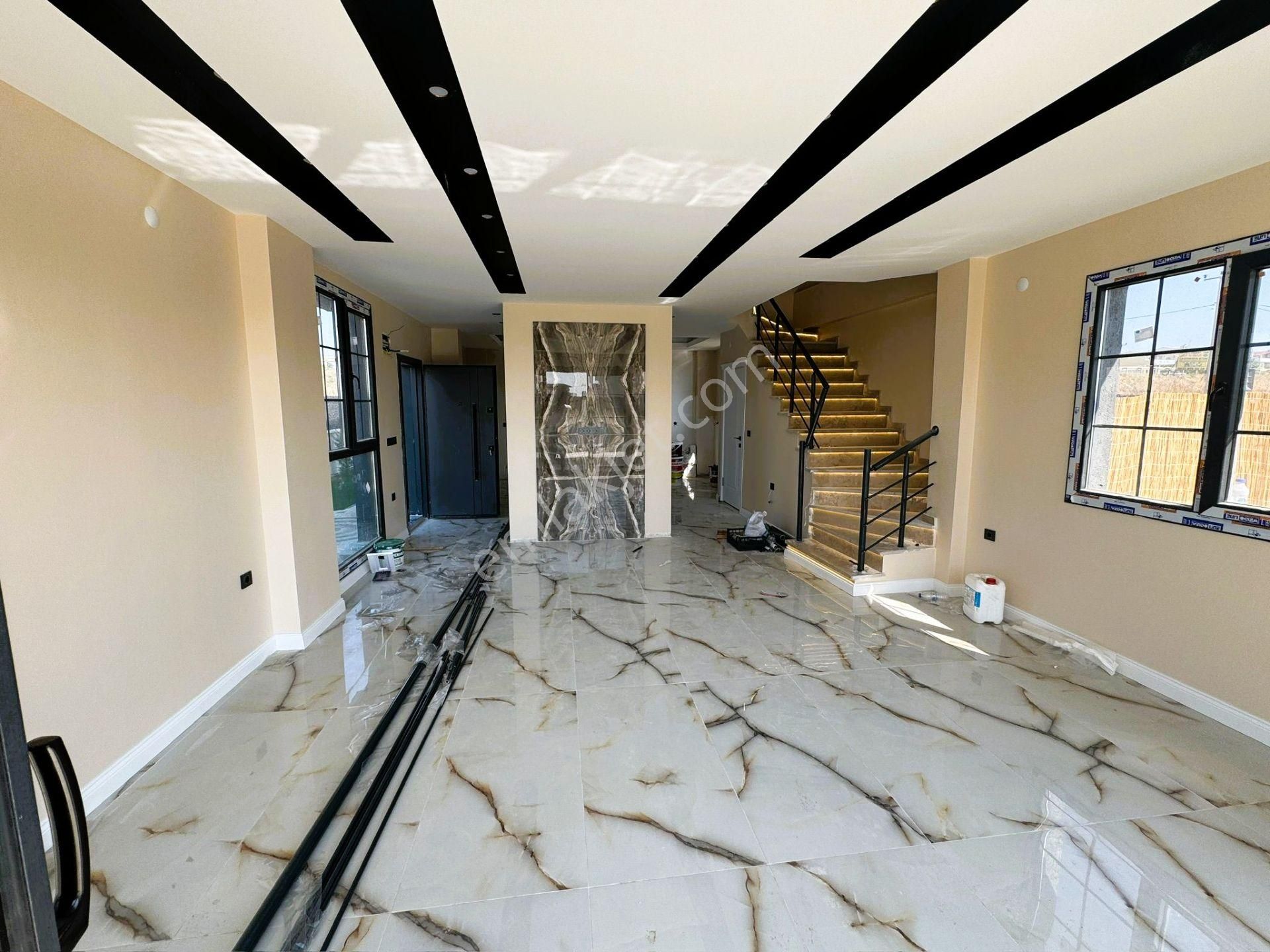 Yeniçiftlik'de Denize 200 Metre Mesafede Havuzlu Müstakil Lüks Villa - Görsel 16