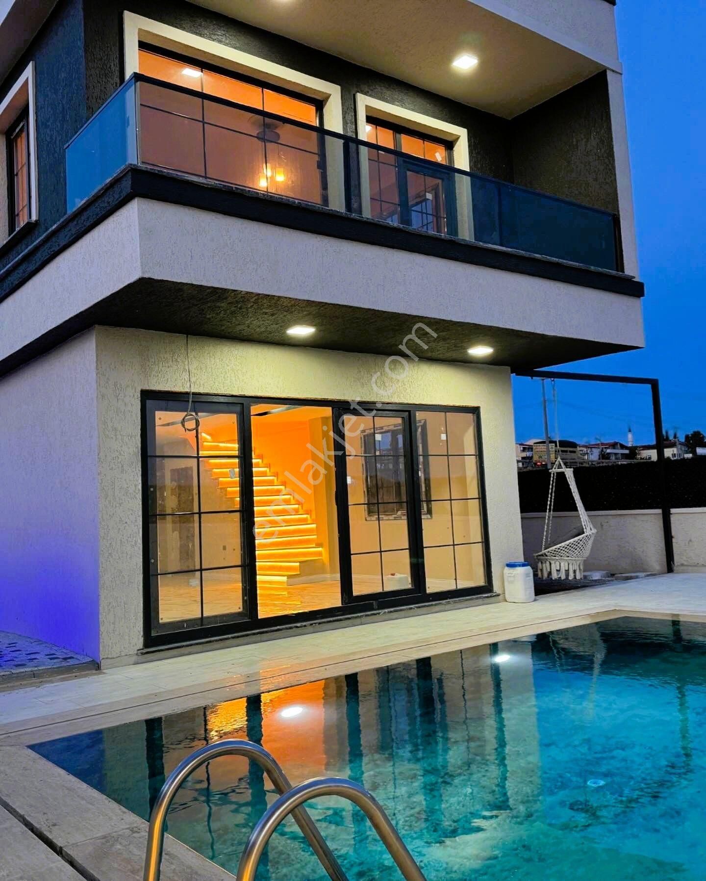 Yeniçiftlik'de Denize 200 Metre Mesafede Havuzlu Müstakil Lüks Villa - Görsel 5