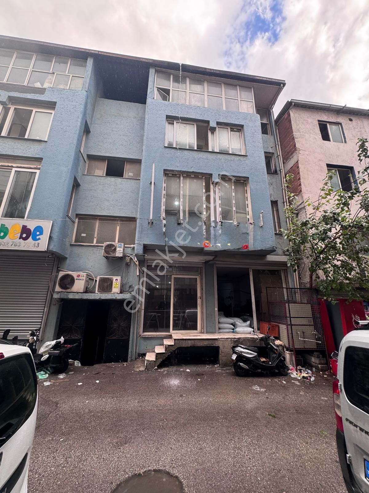 Ayakkabıcılar Sitesinde Satılık 4 Katlı Komple Bina 260m2 - Bornova İzmır - Görsel 2