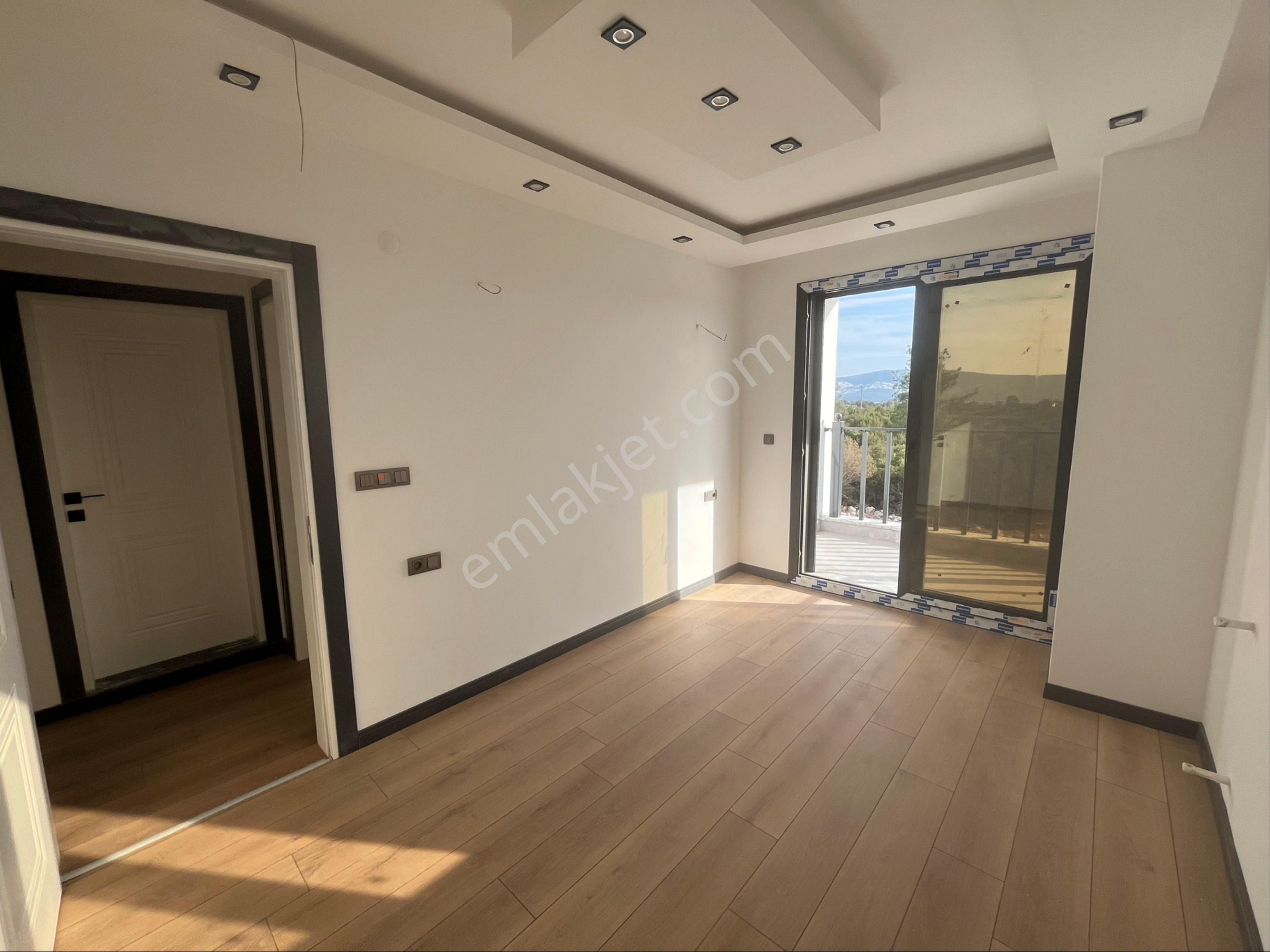 Zirve Gayrimenkul'den Full Denize 1 Km Mesafede Tam Mustakil 4+1 Villa - Görsel 23