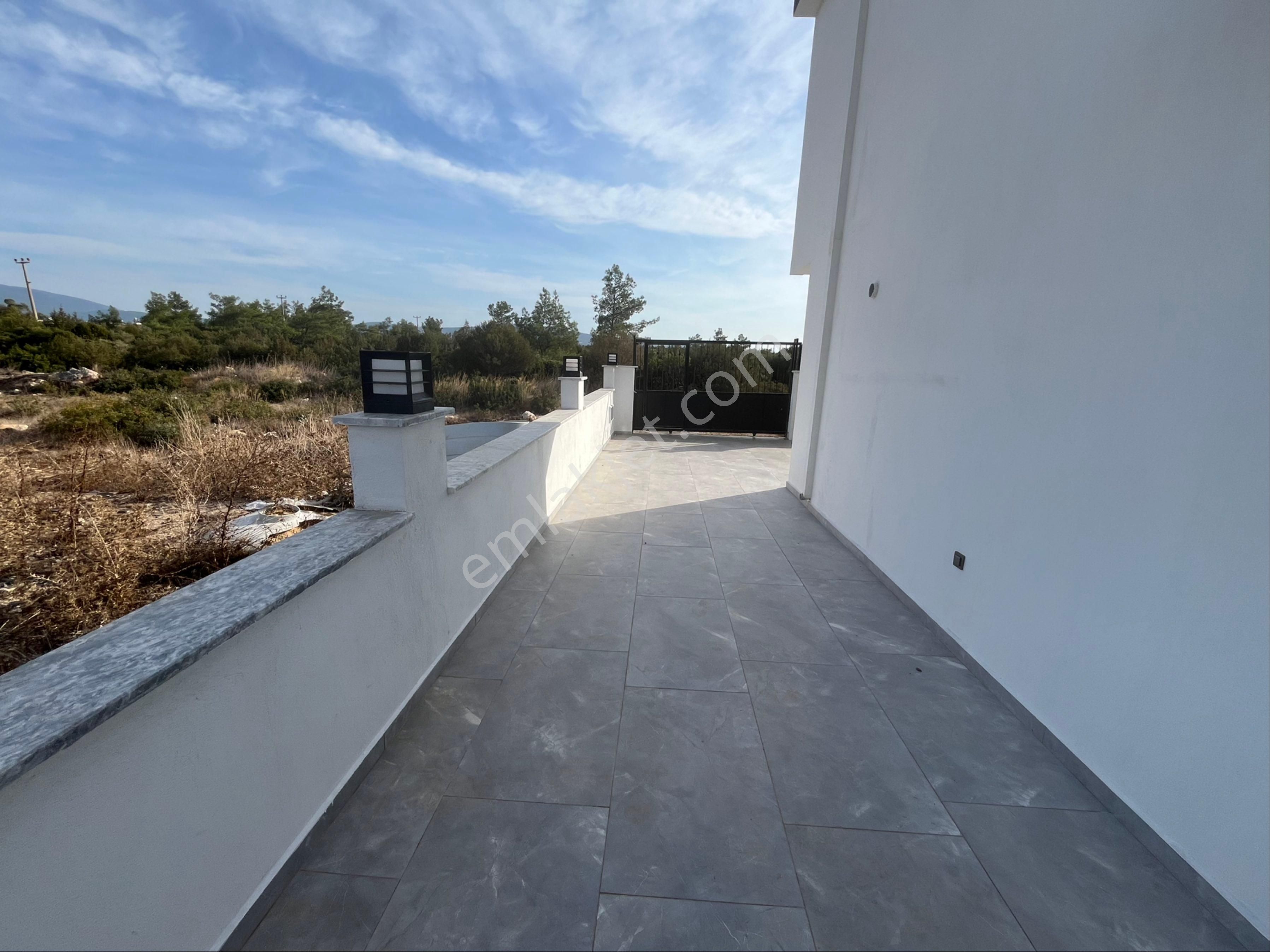 Zirve Gayrimenkul'den Full Denize 1 Km Mesafede Tam Mustakil 4+1 Villa - Görsel 7