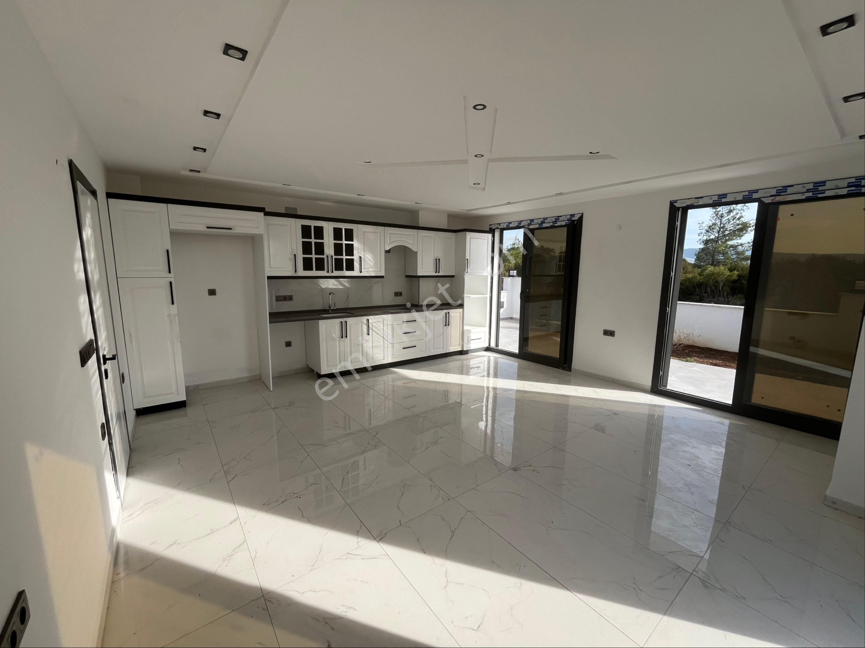 Zirve Gayrimenkul'den Full Denize 1 Km Mesafede Tam Mustakil 4+1 Villa - Görsel 16