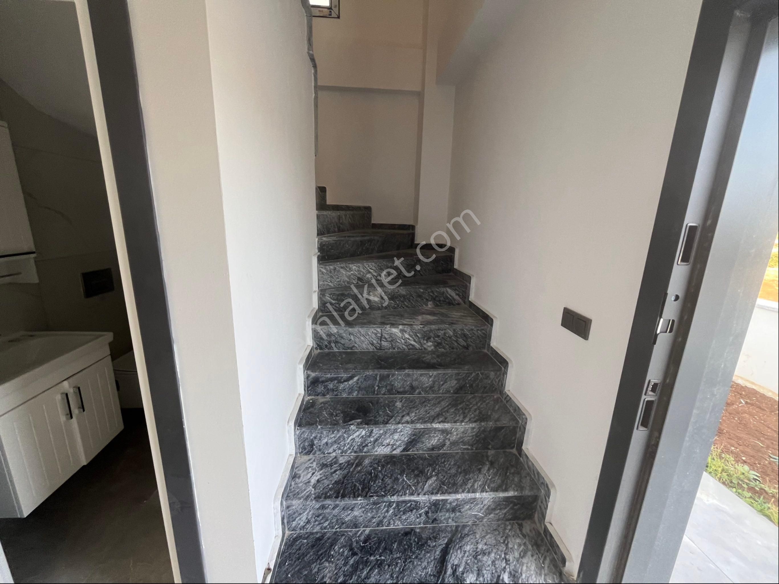 Zirve Gayrimenkul'den Full Denize 1 Km Mesafede Tam Mustakil 4+1 Villa - Görsel 20