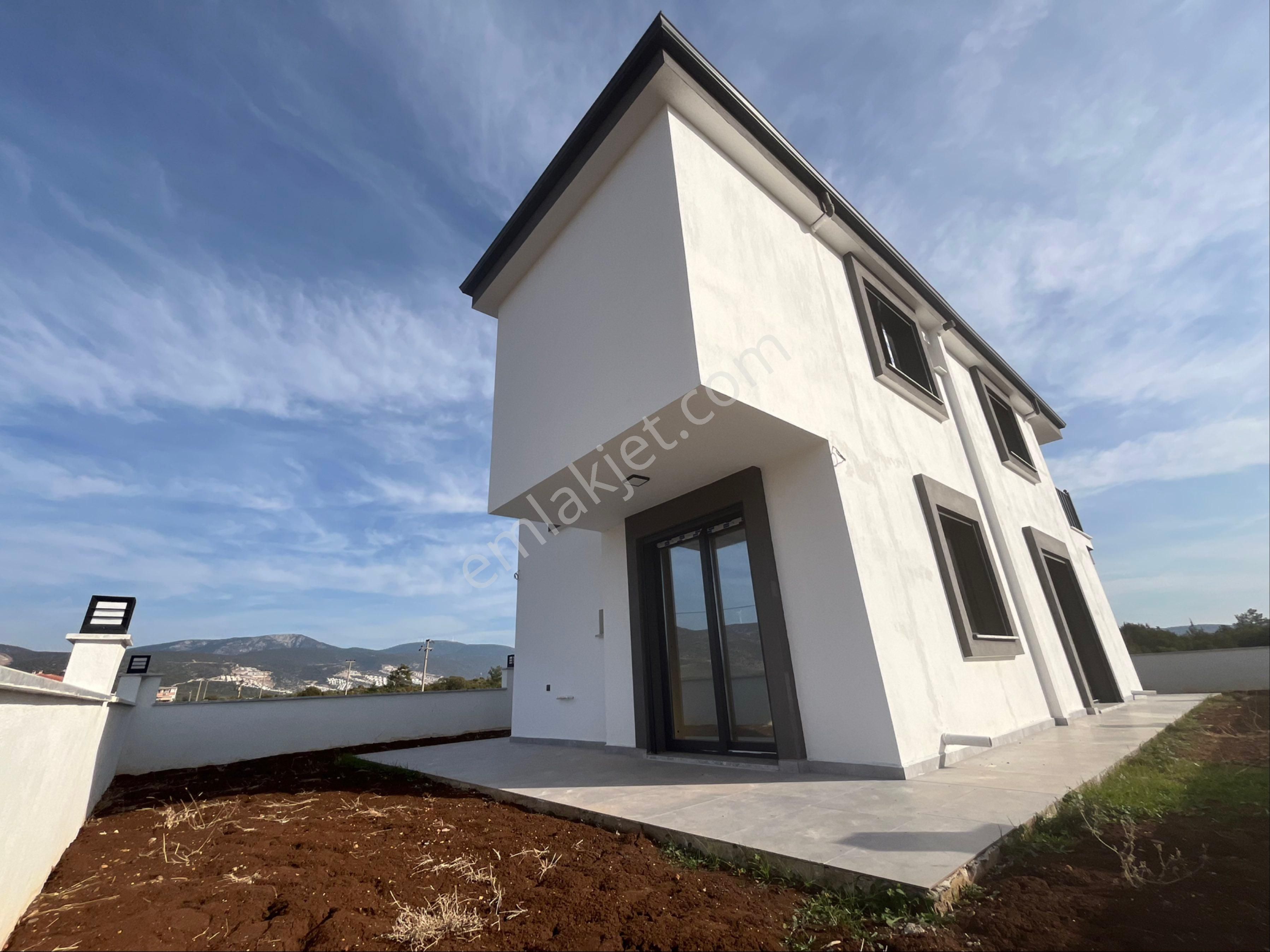 Zirve Gayrimenkul'den Full Denize 1 Km Mesafede Tam Mustakil 4+1 Villa - Görsel 4