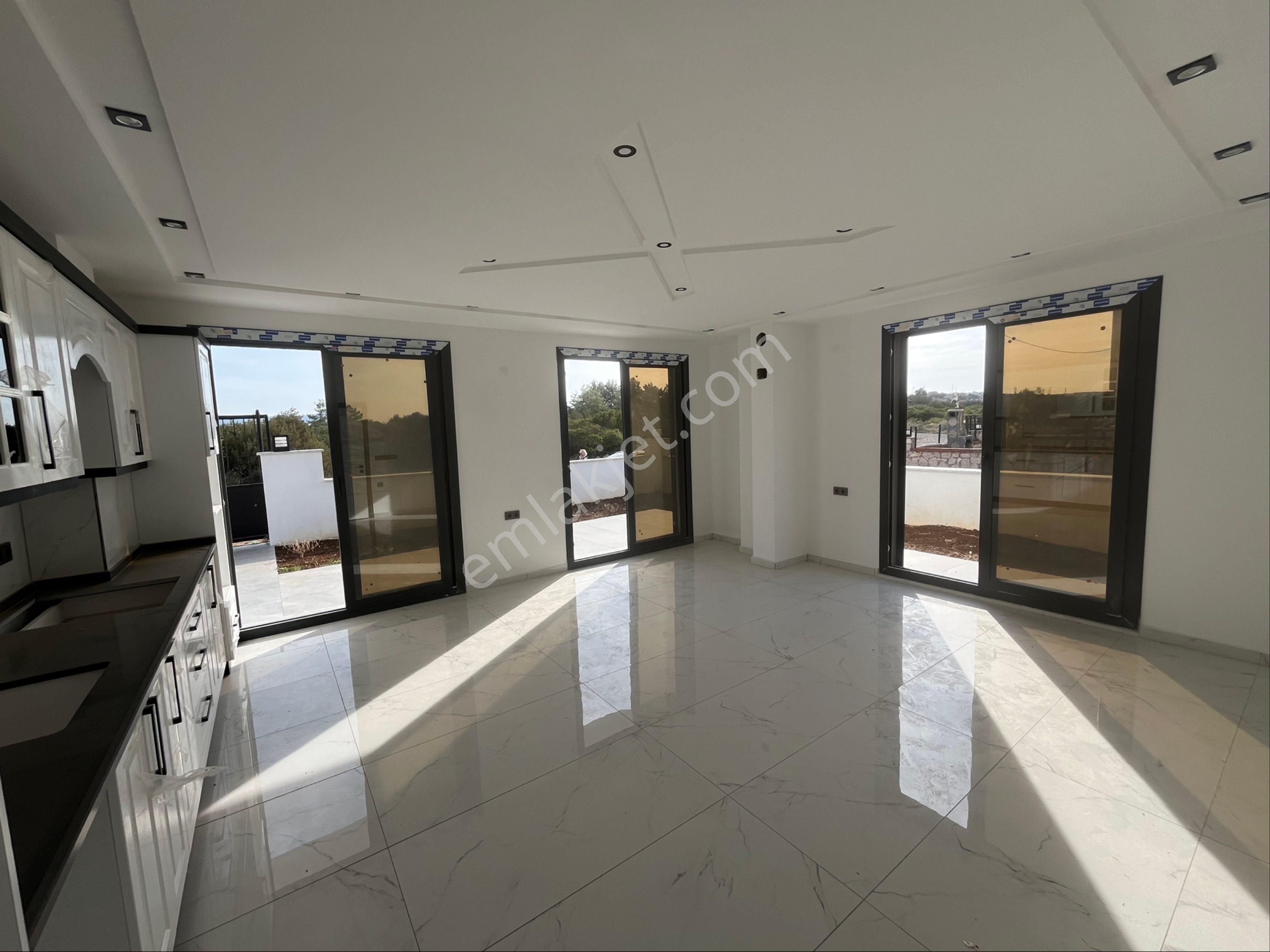 Zirve Gayrimenkul'den Full Denize 1 Km Mesafede Tam Mustakil 4+1 Villa - Görsel 19