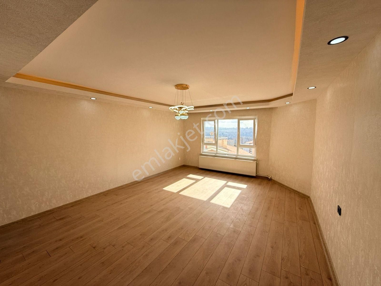 Esertepe Mahallesi'nde Hamamlı 3+1 Ultra Lüks Yapılı Daire! - Görsel 8