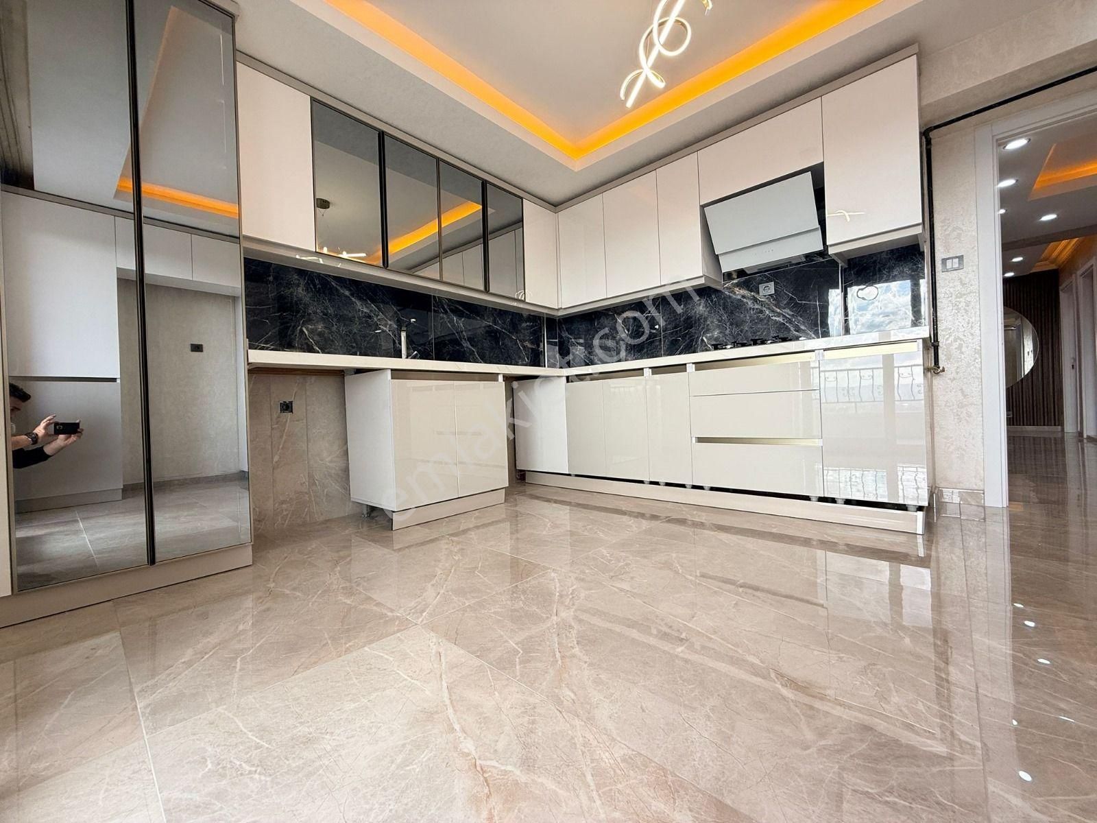 Esertepe Mahallesi'nde Hamamlı 3+1 Ultra Lüks Yapılı Daire!