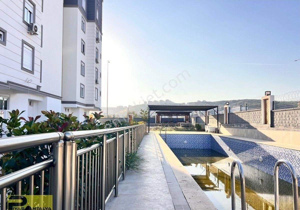 Site İçi Havuzlu Ebeveyn Banyolu Ultra Geniş 3+1 - Görsel 2