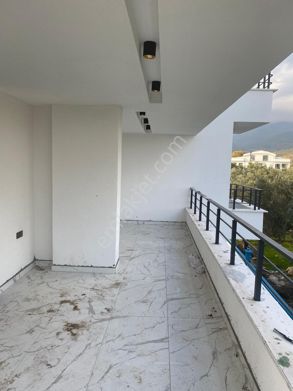 Zeytinli’de 200 M² 3+1 Açık Mutfak, 80 M² Teraslı, 2 Mutfak & 3 Banyolu, Yerden Isıtmalı - Görsel 12