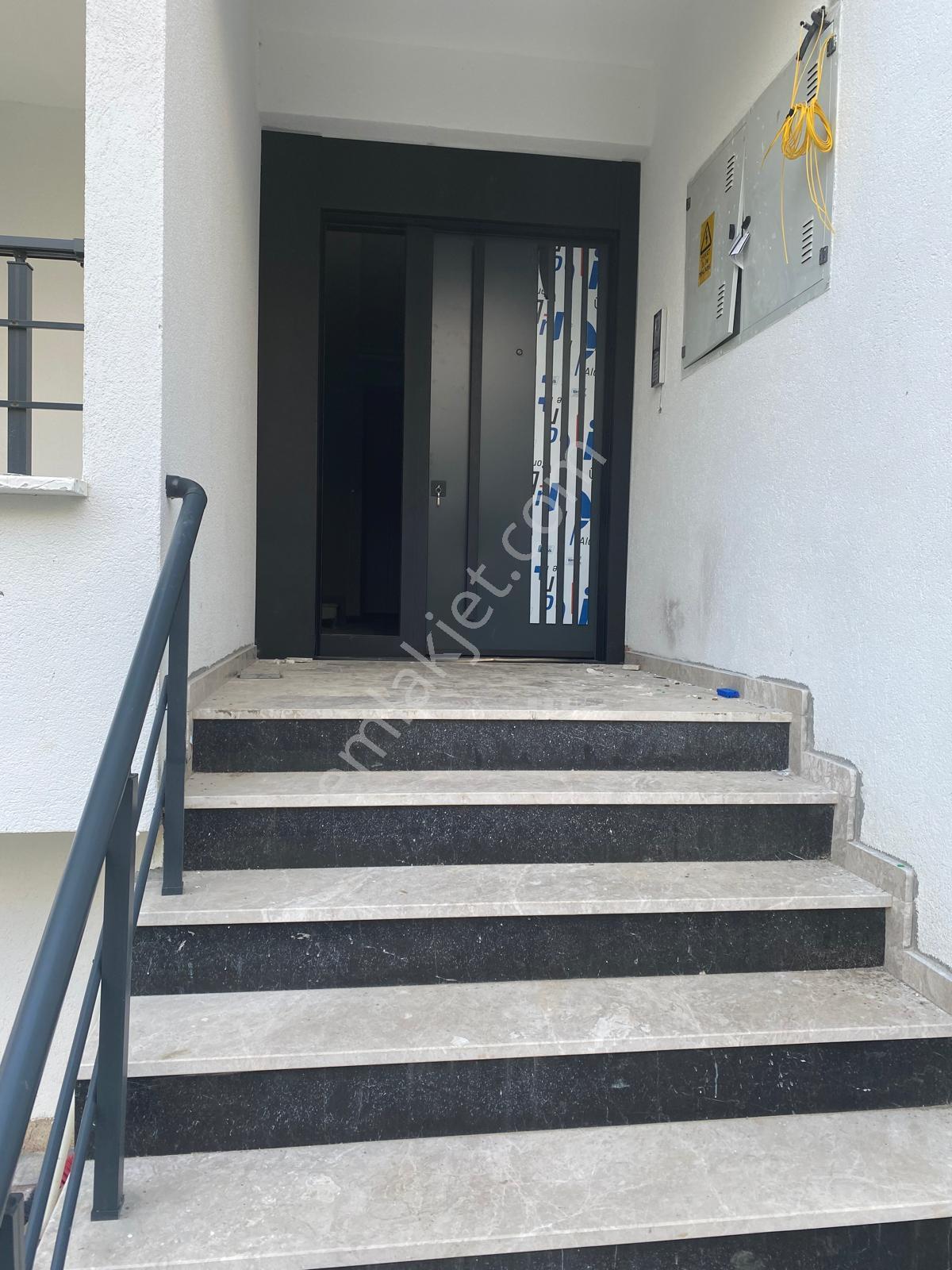 Zeytinli’de 200 M² 3+1 Açık Mutfak, 80 M² Teraslı, 2 Mutfak & 3 Banyolu, Yerden Isıtmalı - Görsel 15