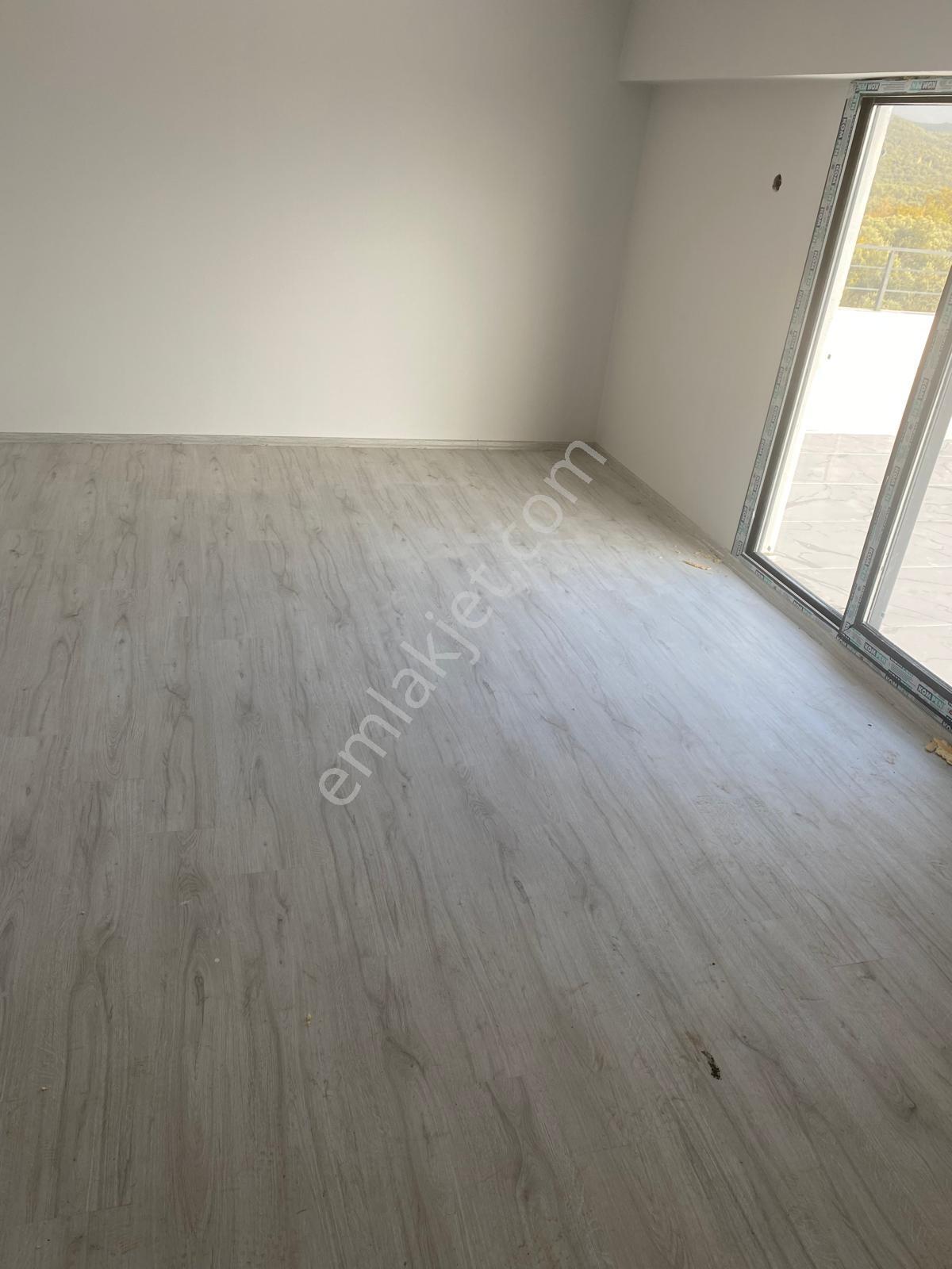 Zeytinli’de 200 M² 3+1 Açık Mutfak, 80 M² Teraslı, 2 Mutfak & 3 Banyolu, Yerden Isıtmalı - Görsel 5