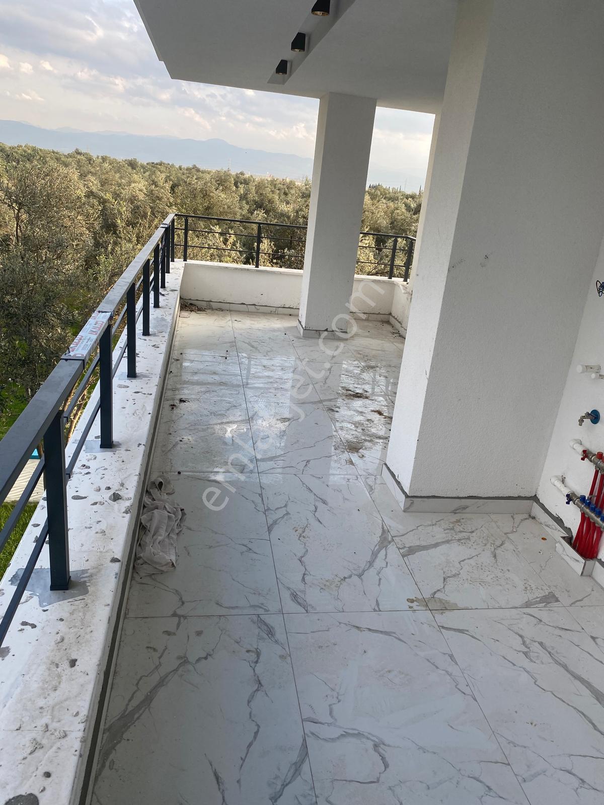 Zeytinli’de 200 M² 3+1 Açık Mutfak, 80 M² Teraslı, 2 Mutfak & 3 Banyolu, Yerden Isıtmalı - Görsel 13