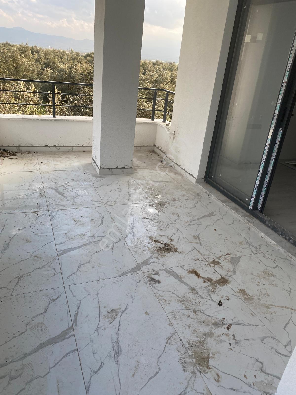 Zeytinli’de 200 M² 3+1 Açık Mutfak, 80 M² Teraslı, 2 Mutfak & 3 Banyolu, Yerden Isıtmalı - Görsel 14