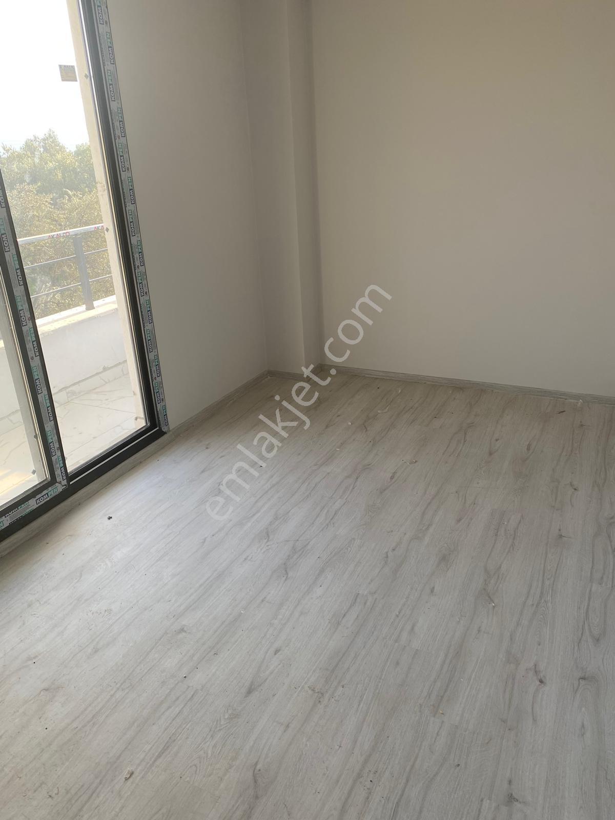 Zeytinli’de 200 M² 3+1 Açık Mutfak, 80 M² Teraslı, 2 Mutfak & 3 Banyolu, Yerden Isıtmalı - Görsel 9