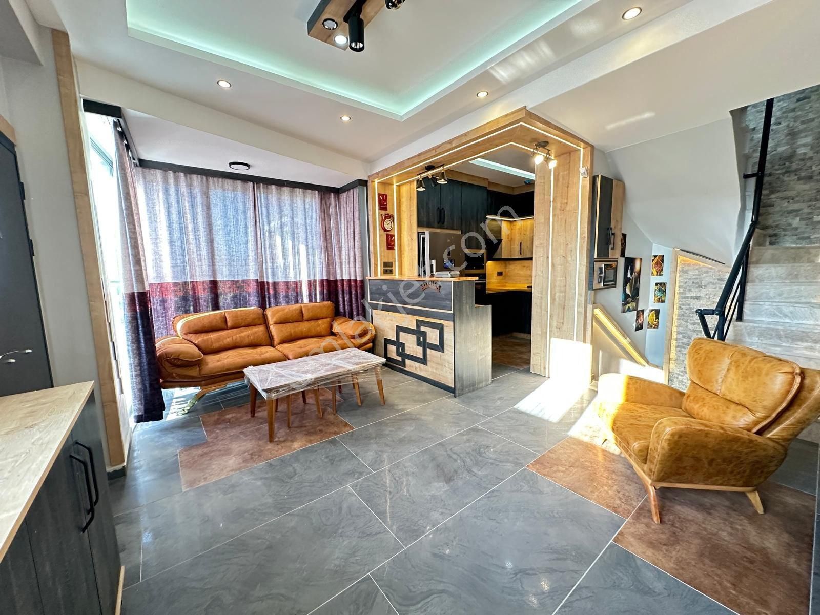 Hisar Mahallesi 3+1 , Köşe Konum, Deniz Manzaralı, Full Eşyalı Takasa Açık Villa - Görsel 16