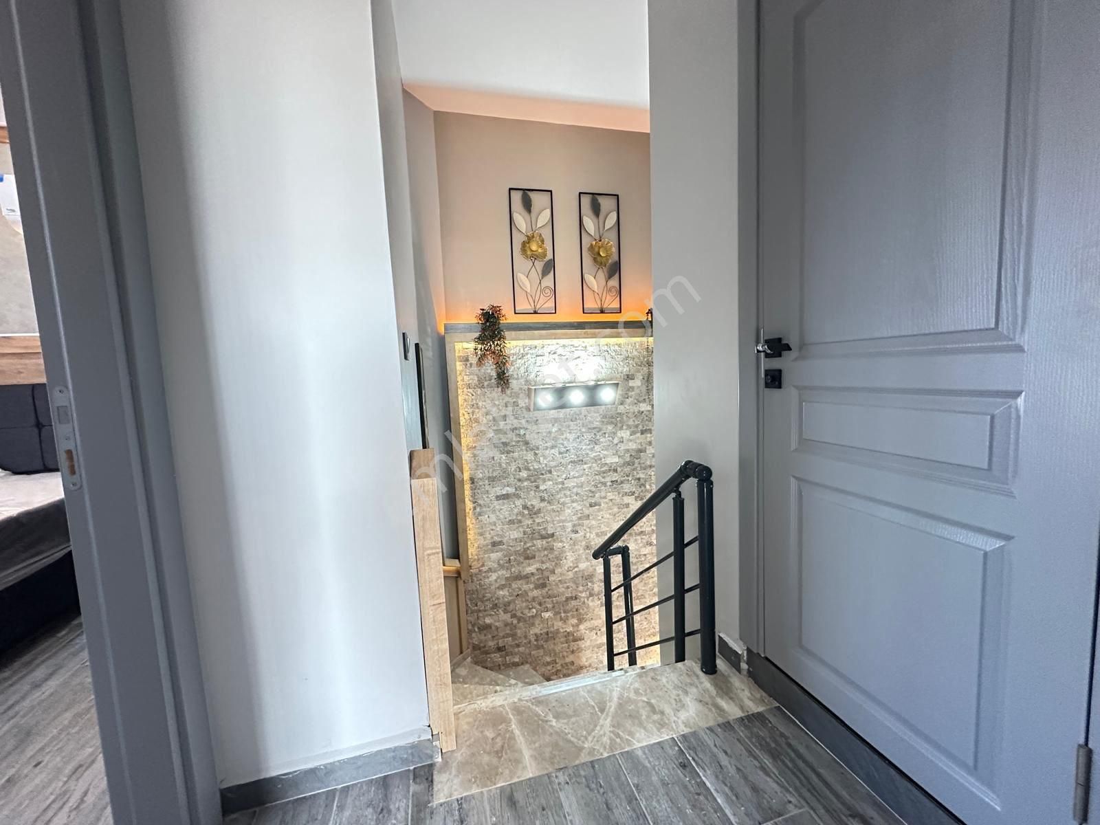 Hisar Mahallesi 3+1 , Köşe Konum, Deniz Manzaralı, Full Eşyalı Takasa Açık Villa - Görsel 34