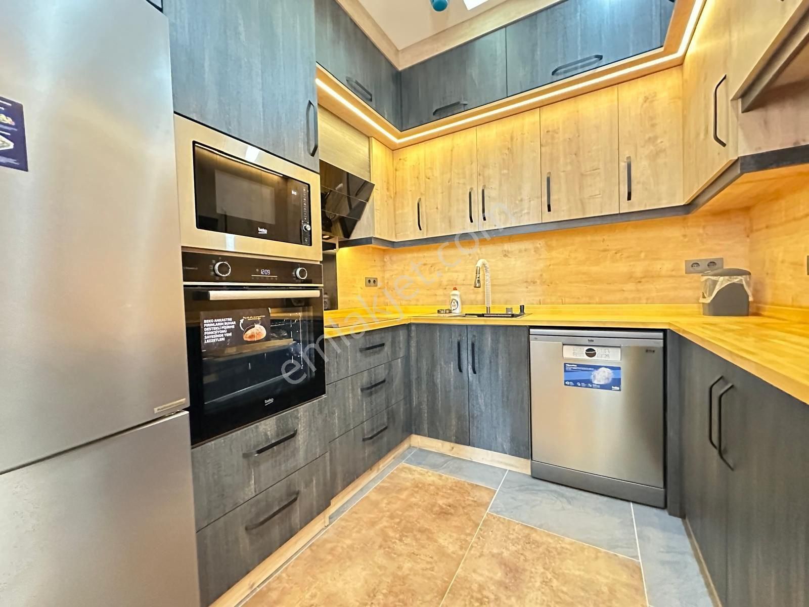 Hisar Mahallesi 3+1 , Köşe Konum, Deniz Manzaralı, Full Eşyalı Takasa Açık Villa - Görsel 13