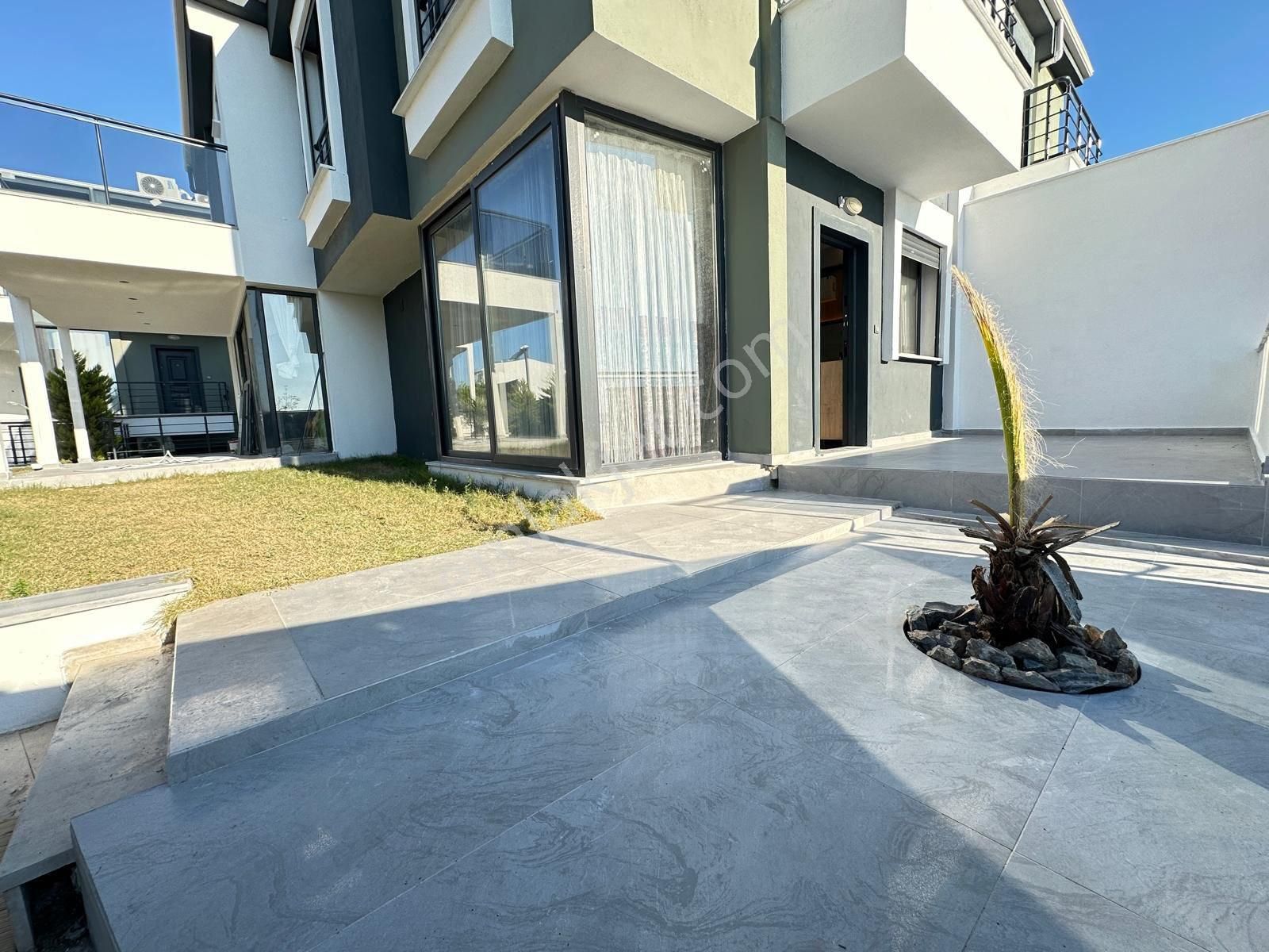 Hisar Mahallesi 3+1 , Köşe Konum, Deniz Manzaralı, Full Eşyalı Takasa Açık Villa - Görsel 2