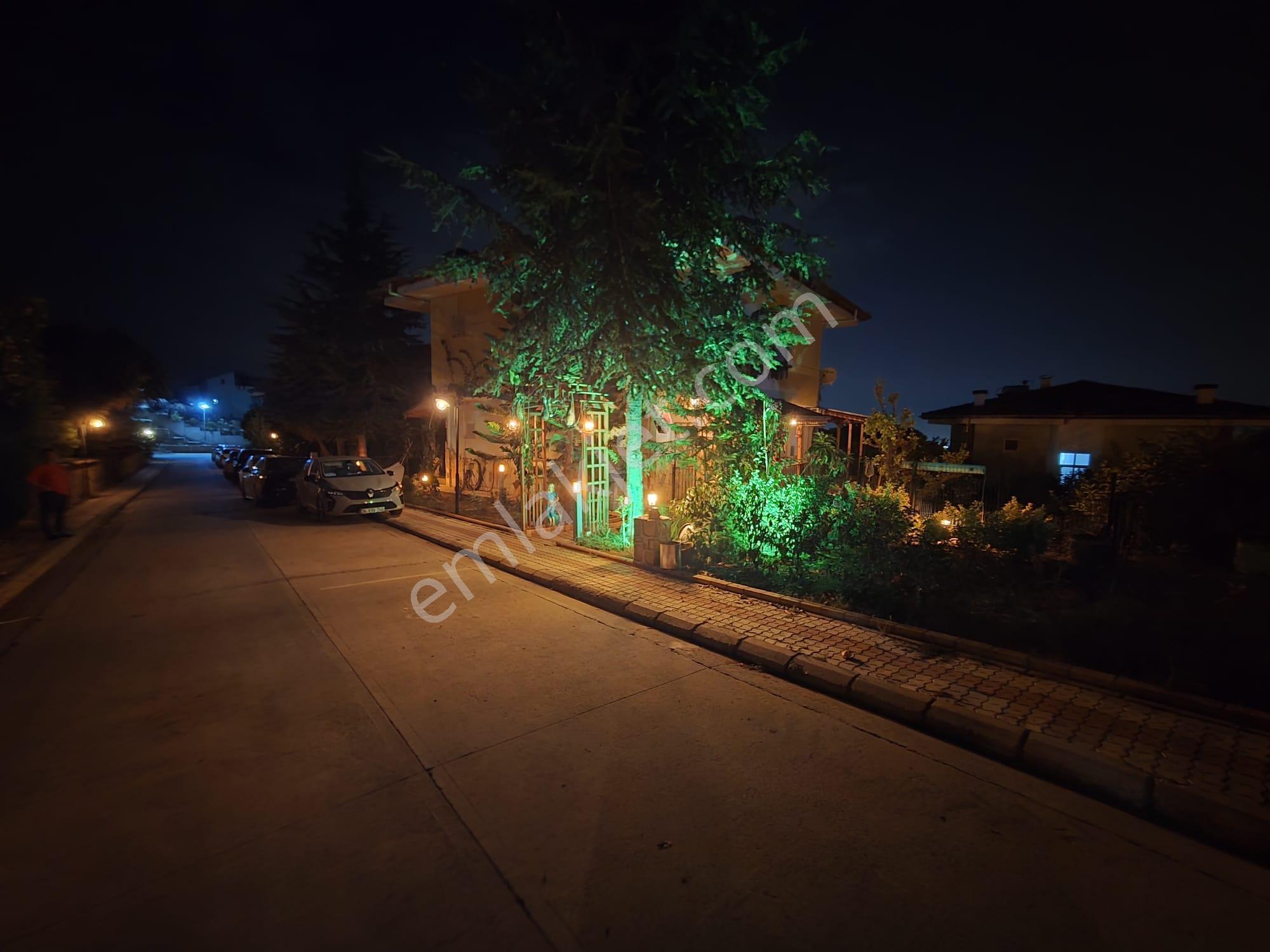 Arve'den 4+1 Her Gününüzü Rüya Gibi Yaşatacak Özel Bir Villa - Görsel 32