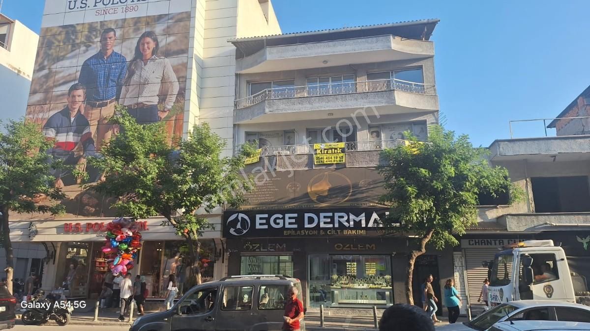 Efeler Mah.menderes Caddesinde 4+1 Kiralık Ofis