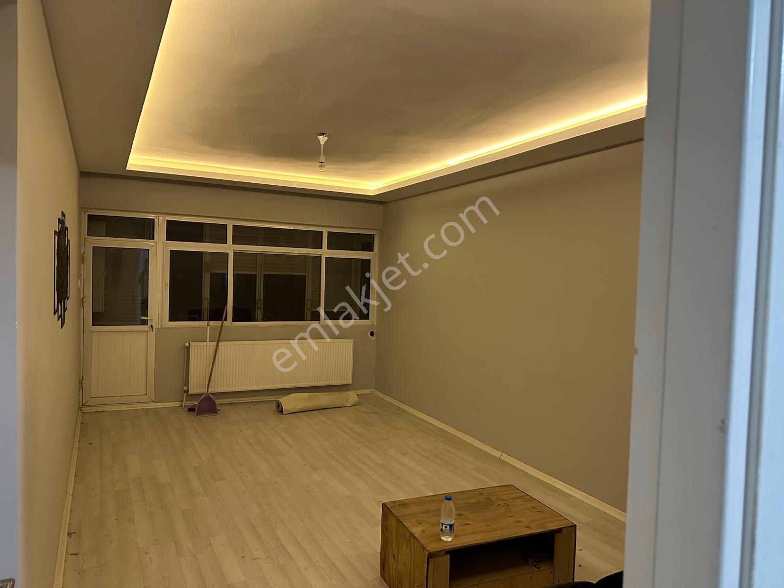 Buca Şirinyer Hürriyet Mahallesi/m.caddesinde//izbana 500metre//(3-4dk)arakat//117m2//2+1 D.gazalı