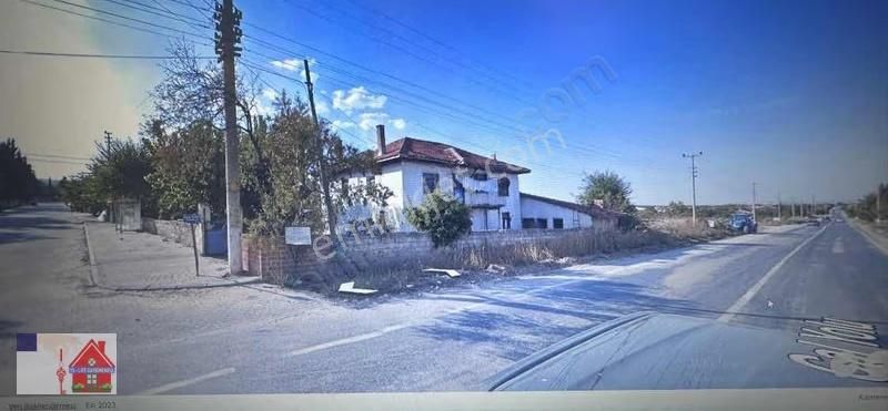 Çal İsabeyde Anayola Sıfır Ticari Arsa