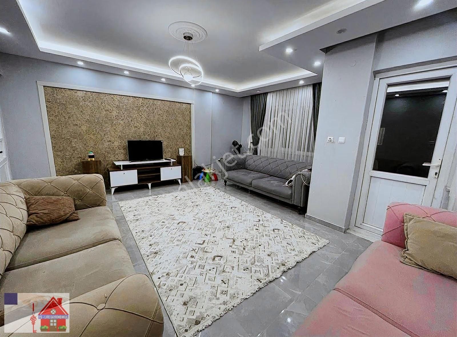 Akkonak Lozan Caddesi 4+1 Daire