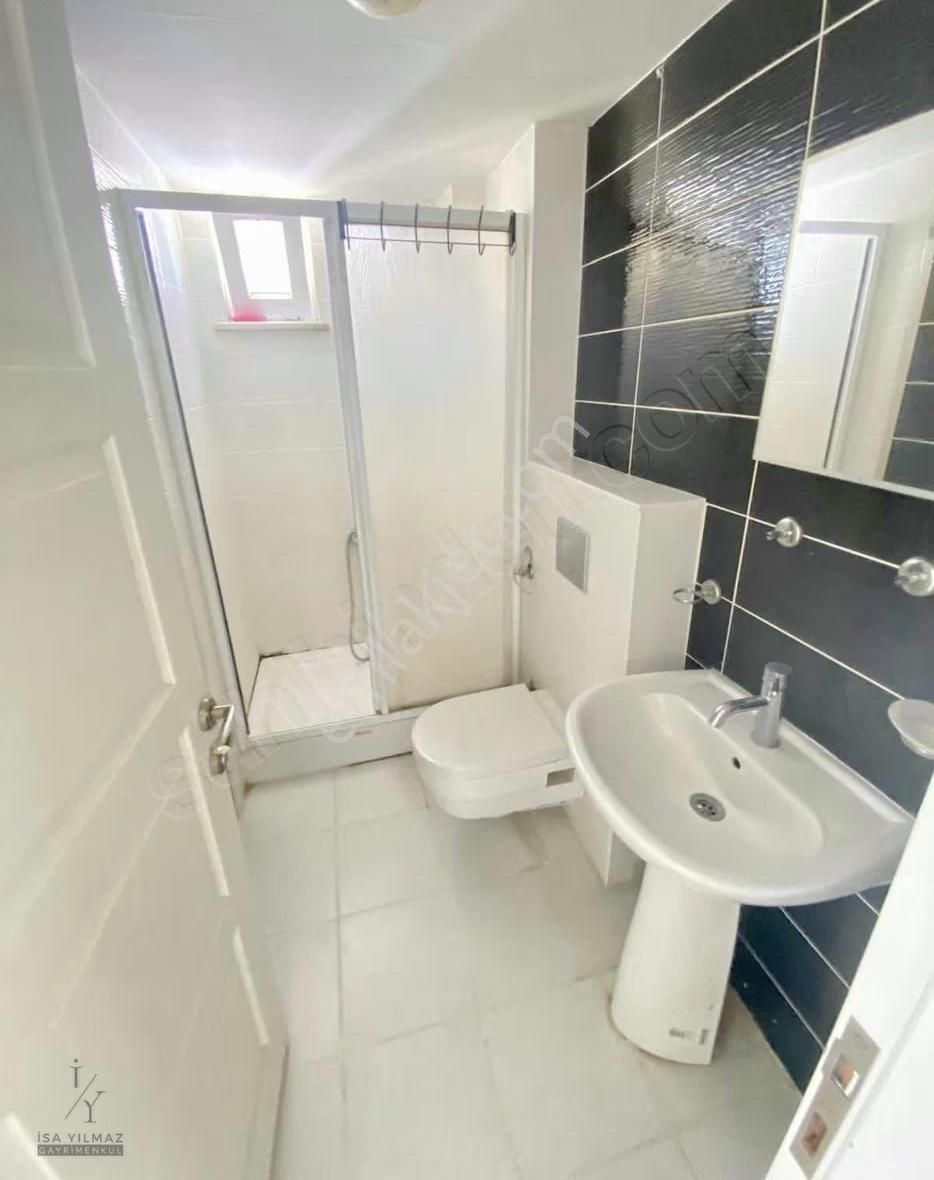 Aile Binasında 2+1 Geniş M2 Satılık Daire - Görsel 13