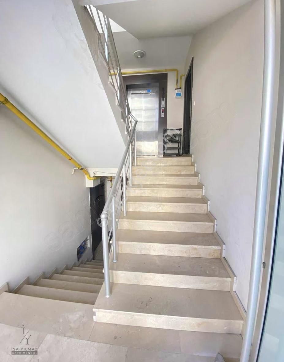 Aile Binasında 2+1 Geniş M2 Satılık Daire - Görsel 23