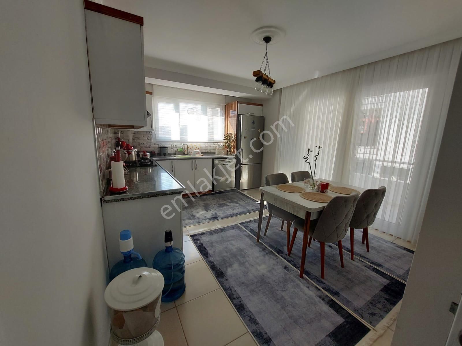 İzmir Torbalı//tepeköy'de//8yıllık//2.kat//otoparklı/izban'a300met.hastane Karşısında/160m2/3+1daire