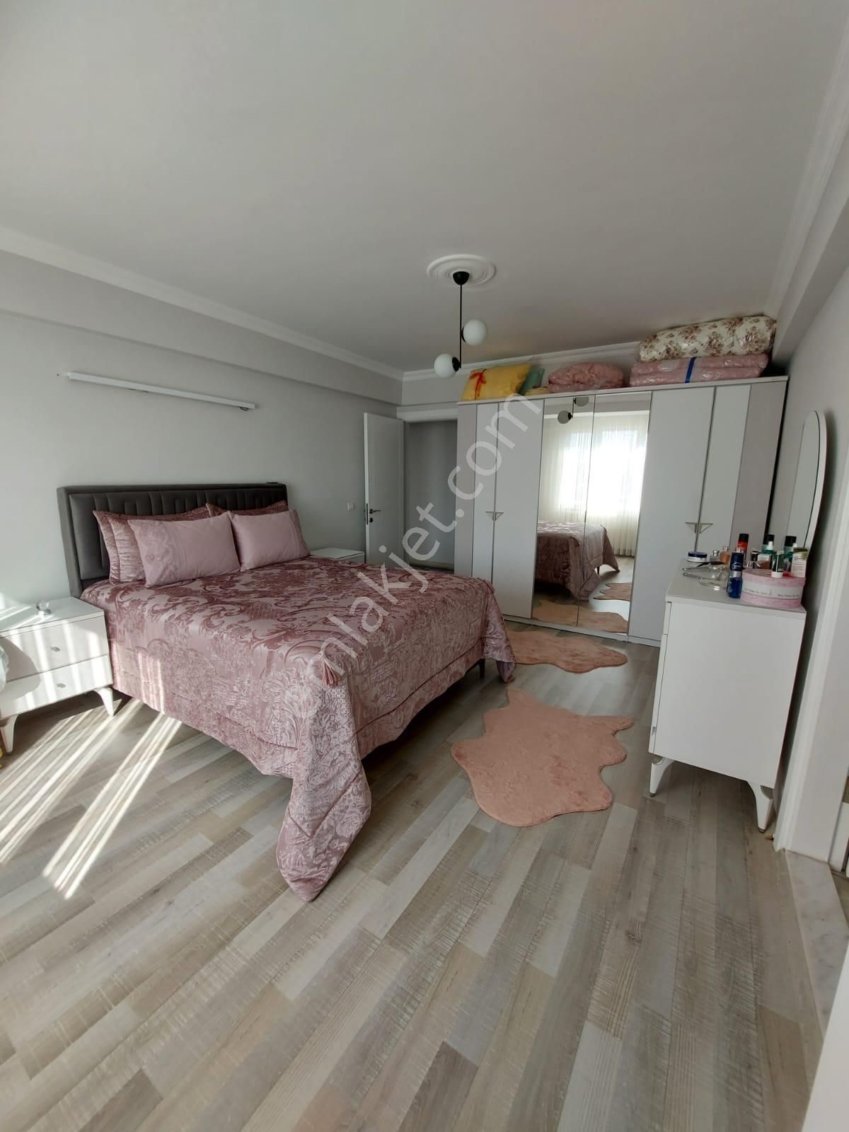 İzmir Torbalı//tepeköy'de//8yıllık//2.kat//otoparklı/izban'a300met.hastane Karşısında/160m2/3+1daire - Görsel 4