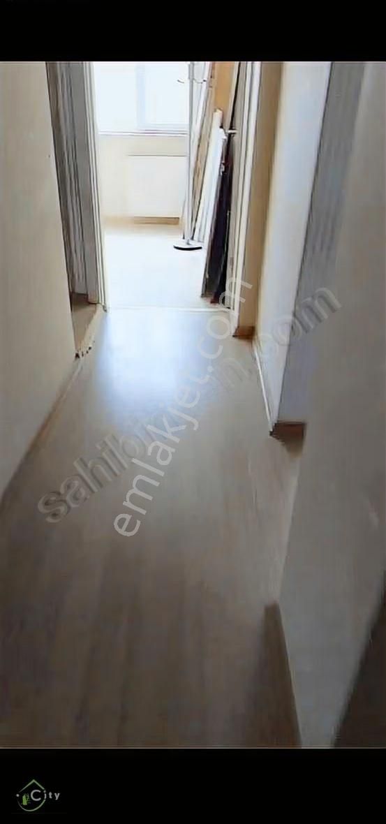 Şehremini Küçük Park Yanın Satılık Boş Daire 1 Kat 2+1 Balkoun - Görsel 3