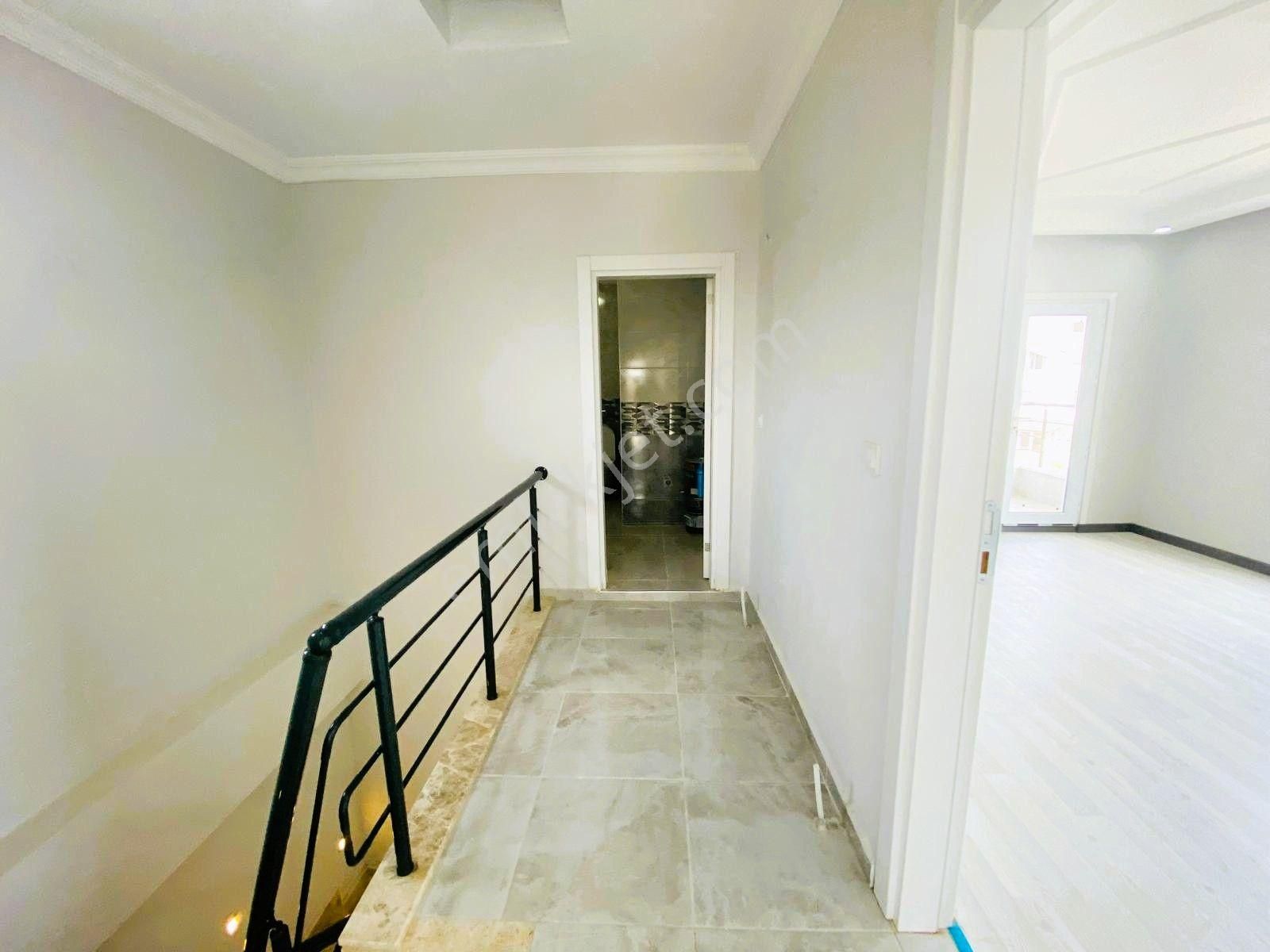 ^^koyuncu Gyrm^^yeniçiftlik'te Geniş Bahçeli 6+1 Müstakil Villa - Görsel 24