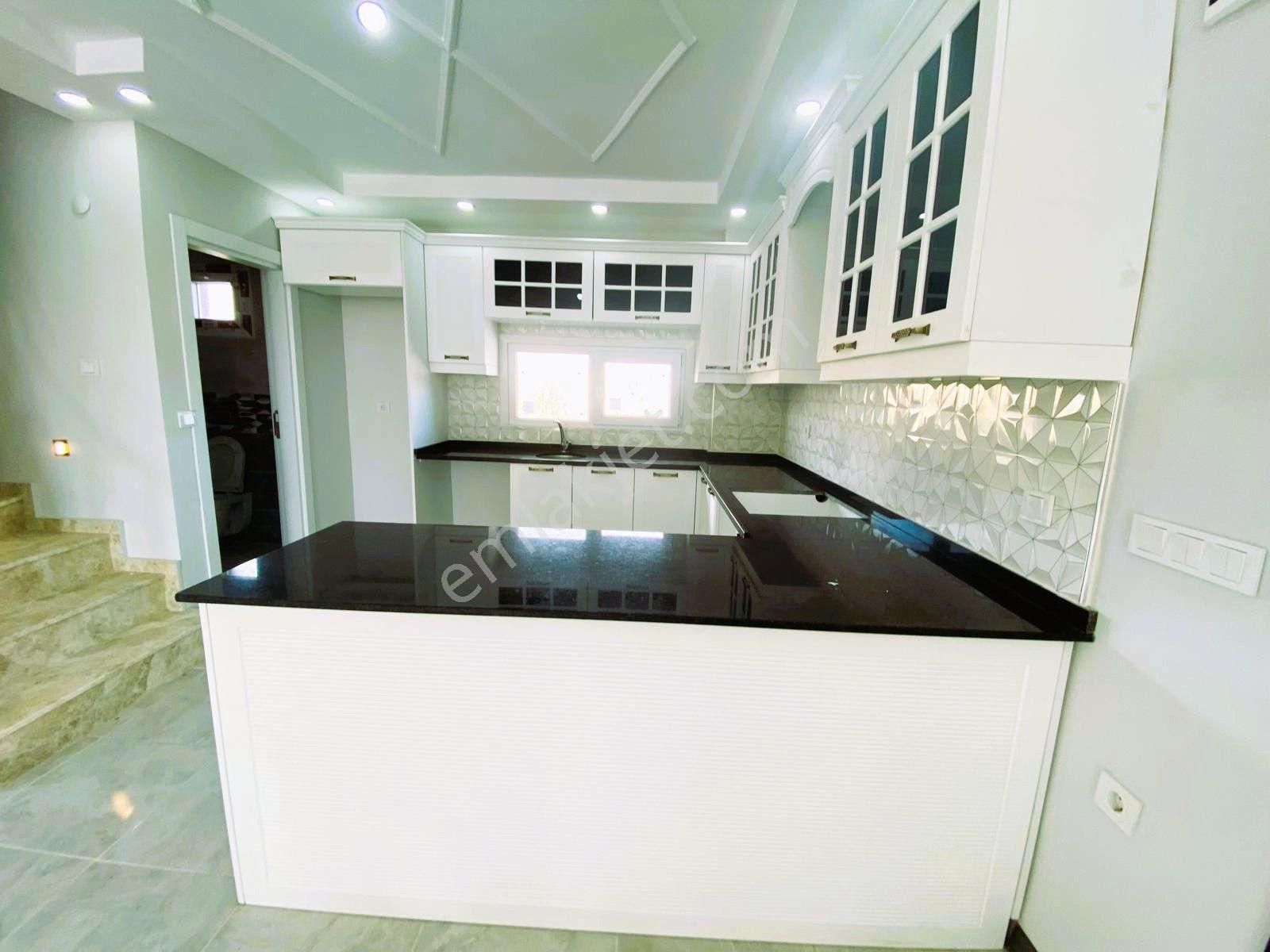 ^^koyuncu Gyrm^^yeniçiftlik'te Geniş Bahçeli 6+1 Müstakil Villa - Görsel 16