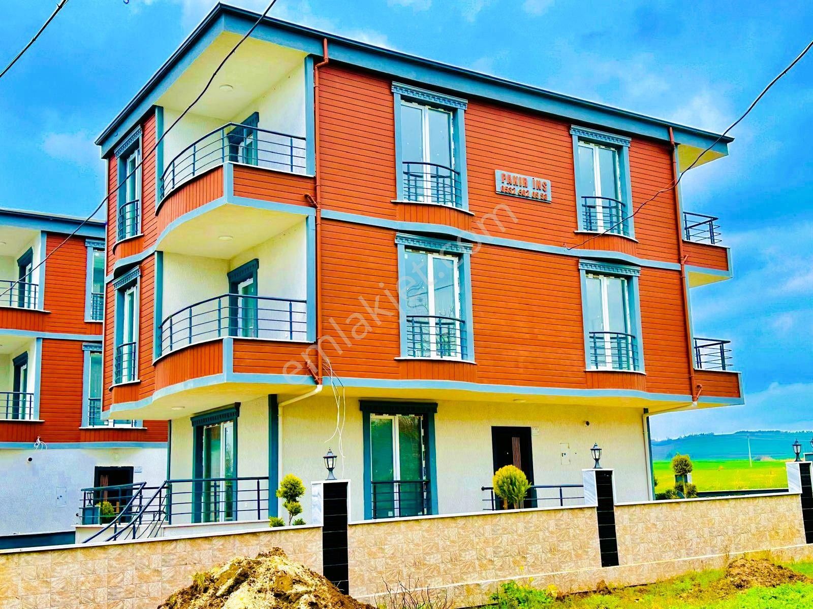 ^^koyuncu Gyrm^^yeniçiftlik'te Geniş Bahçeli 6+1 Müstakil Villa