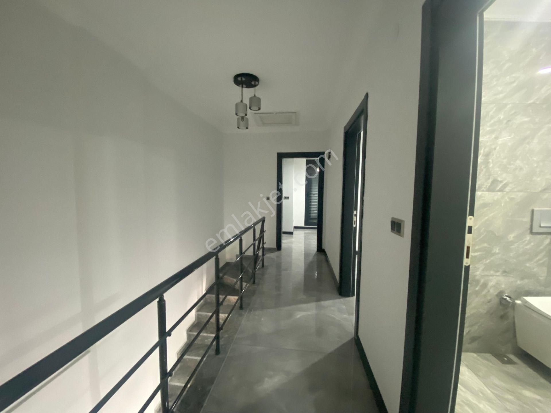 Hisar Mahallesi'nde Havuzlu Site İçinde 3+1 Sıfır Dubleks Villa - Görsel 18