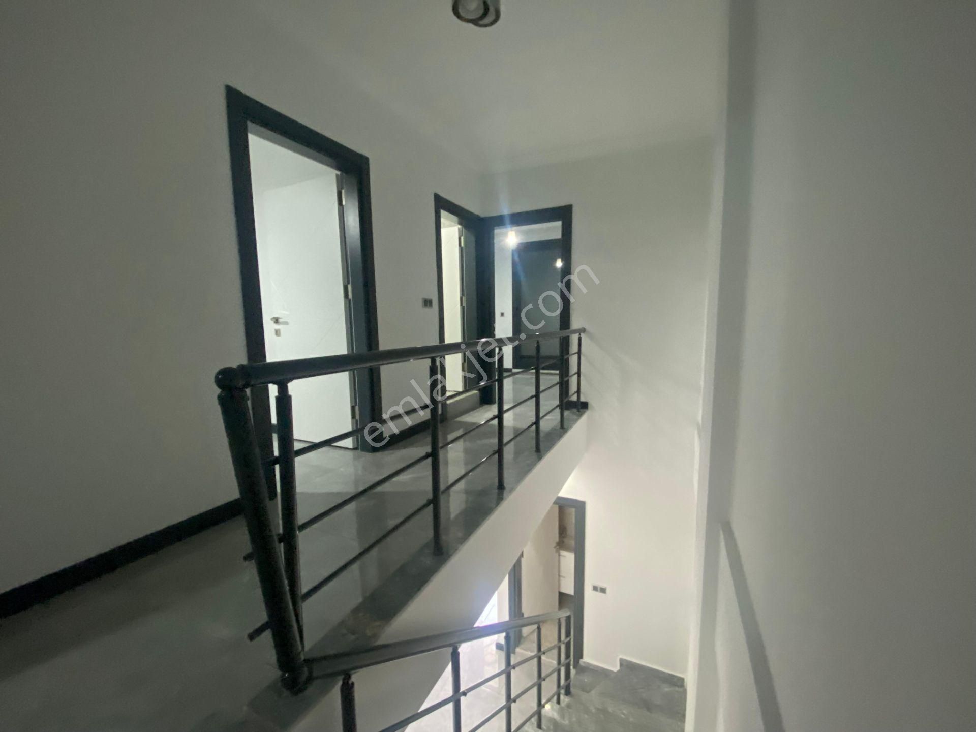 Hisar Mahallesi'nde Havuzlu Site İçinde 3+1 Sıfır Dubleks Villa - Görsel 17