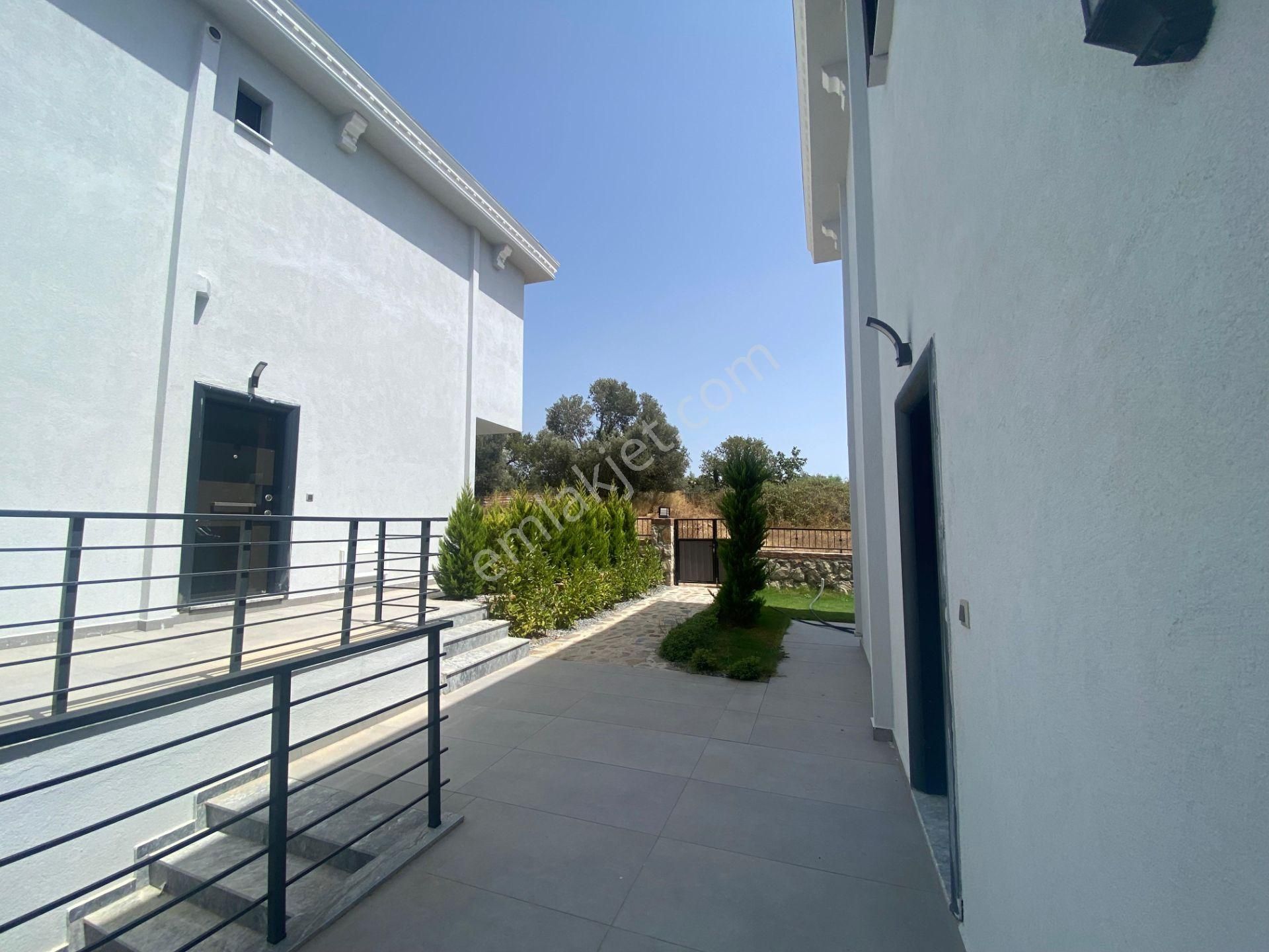 Hisar Mahallesi'nde Havuzlu Site İçinde 3+1 Sıfır Dubleks Villa - Görsel 8