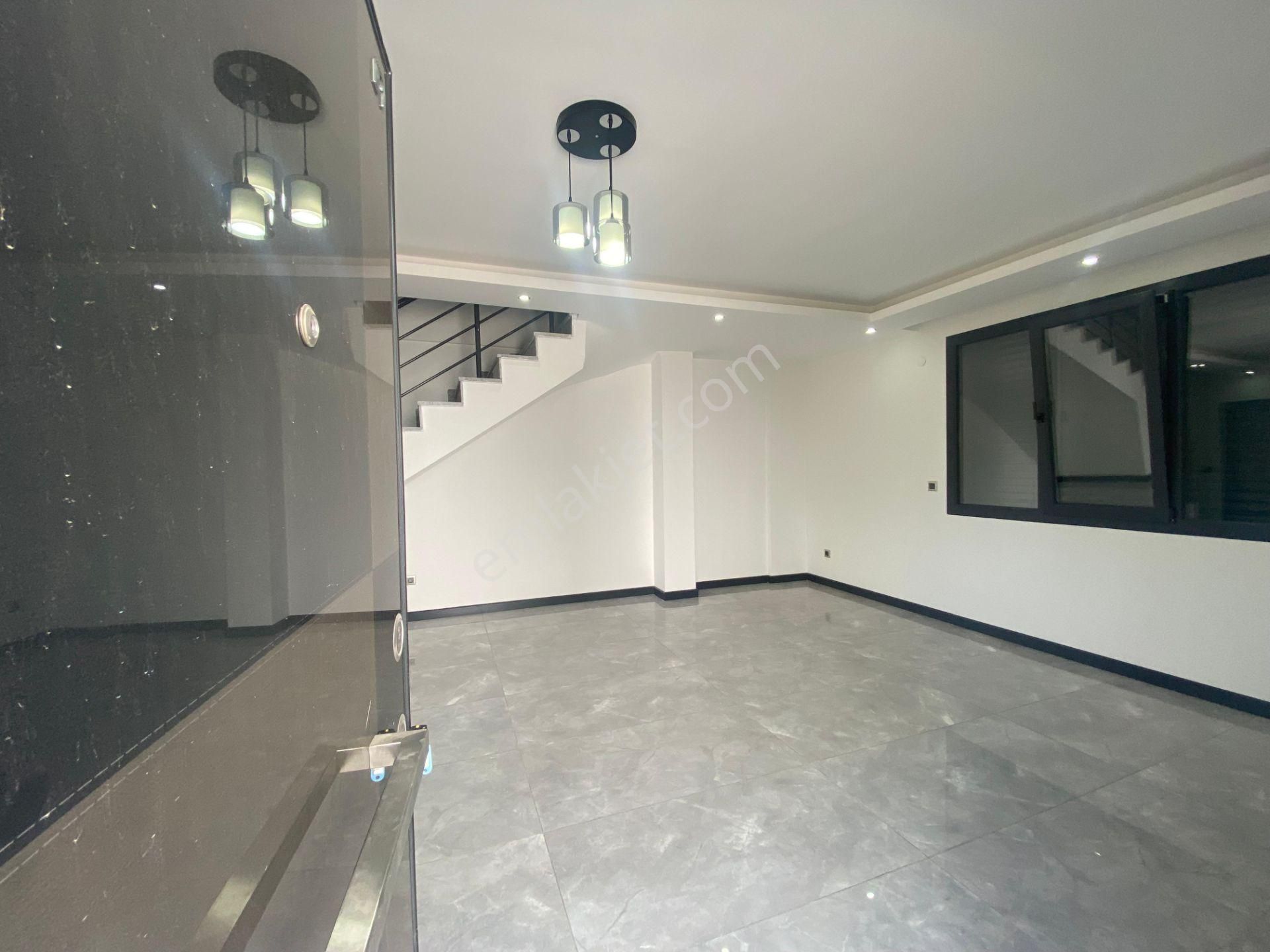 Hisar Mahallesi'nde Havuzlu Site İçinde 3+1 Sıfır Dubleks Villa - Görsel 10