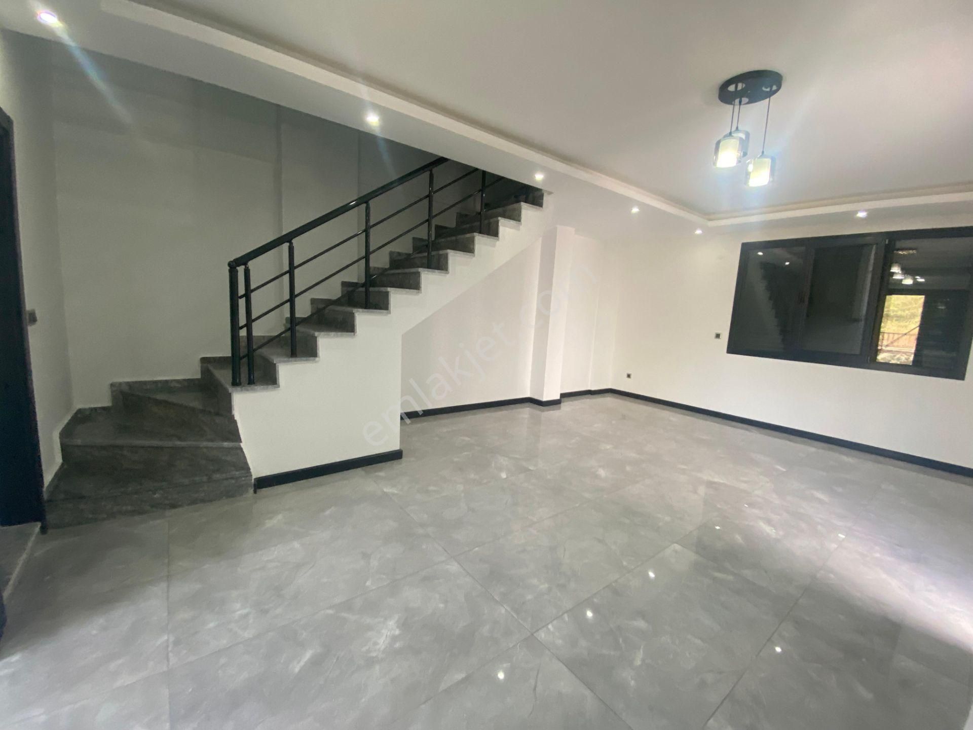 Hisar Mahallesi'nde Havuzlu Site İçinde 3+1 Sıfır Dubleks Villa - Görsel 15