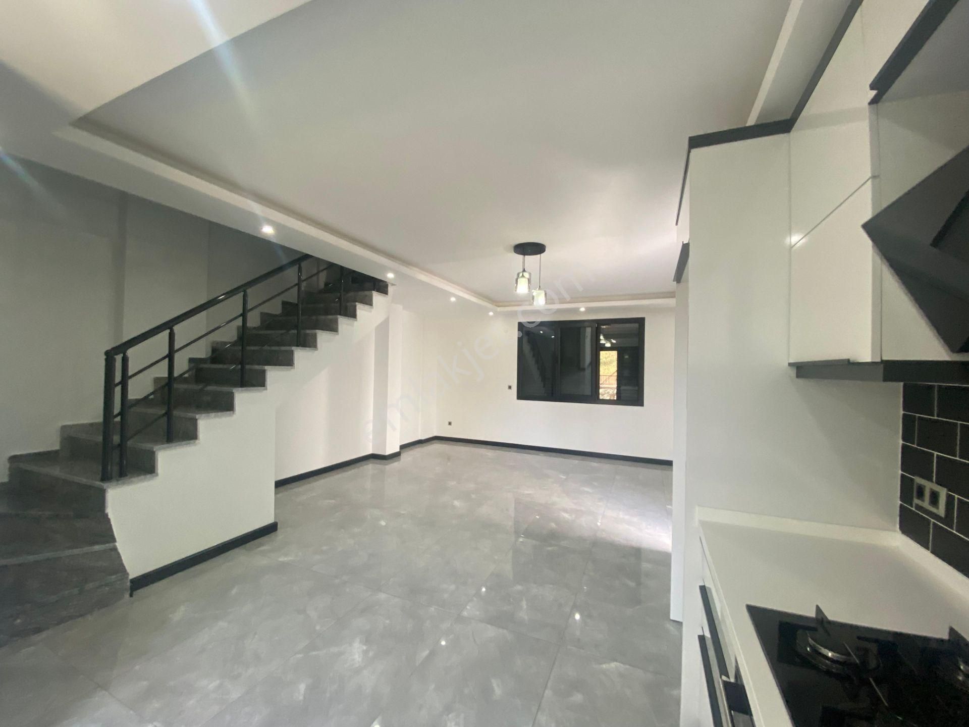 Hisar Mahallesi'nde Havuzlu Site İçinde 3+1 Sıfır Dubleks Villa - Görsel 14