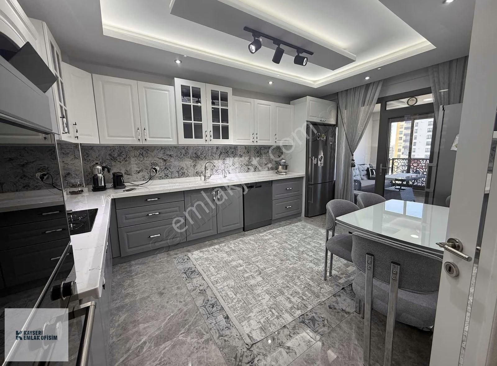 Emlak Ofisimden Zümrüt Mah. Site İçerisinde 4+1 Lüks Daire - Görsel 9