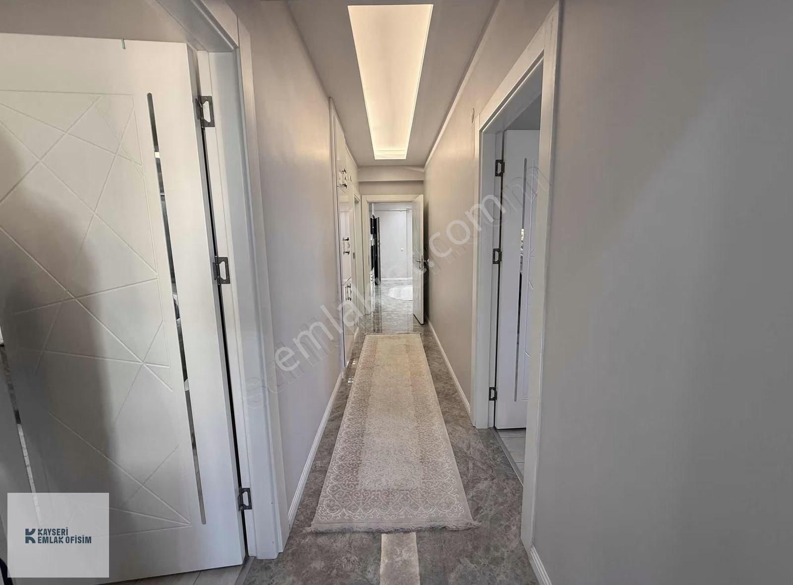 Emlak Ofisimden Zümrüt Mah. Site İçerisinde 4+1 Lüks Daire - Görsel 4