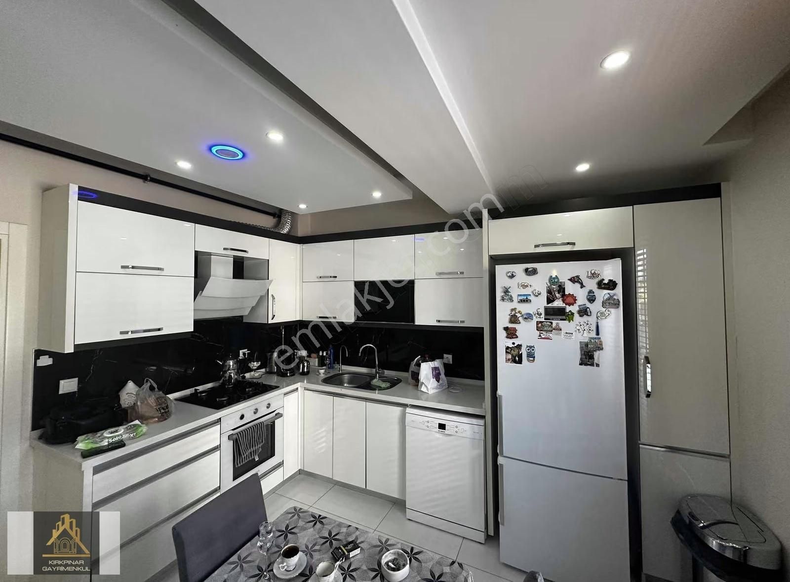 Çiğli Esentepe Mahallesinde Satılık Lüks Ferah 3+1 Daire