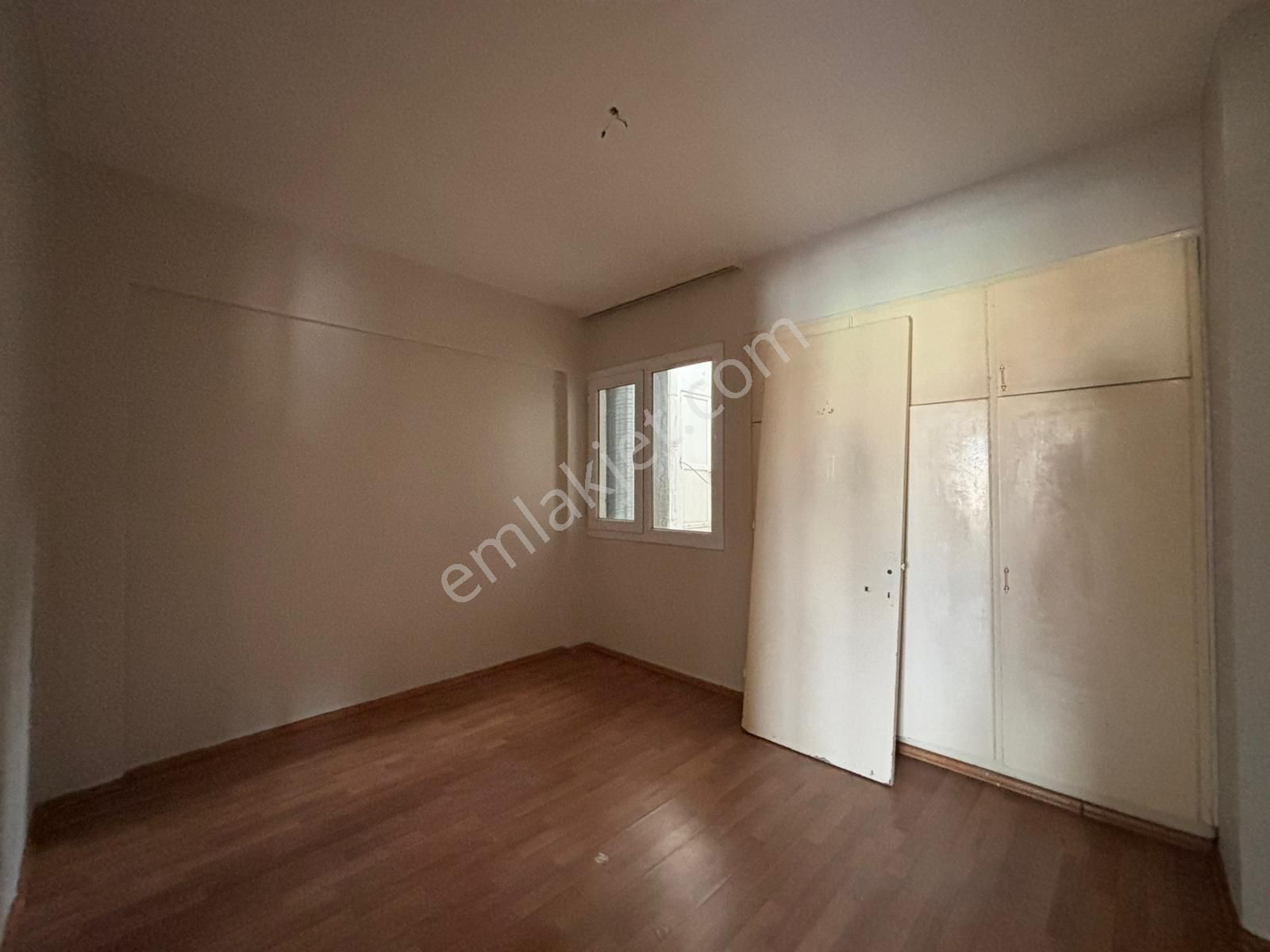 Alsancak Dutlu Sokak Yakını 3+1 Boş Kiracısız Satılık Daire! - Görsel 11