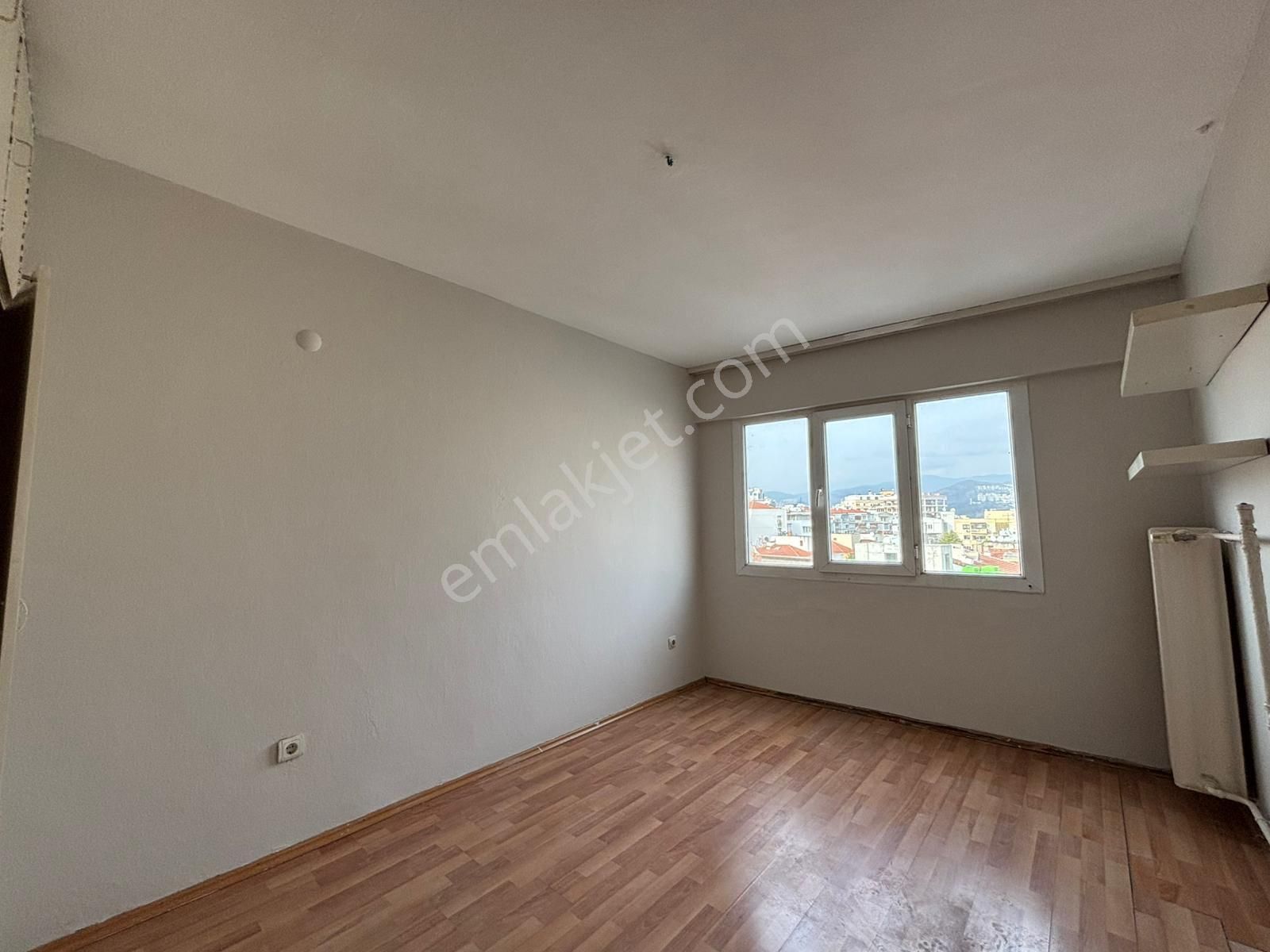 Alsancak Dutlu Sokak Yakını 3+1 Boş Kiracısız Satılık Daire! - Görsel 14